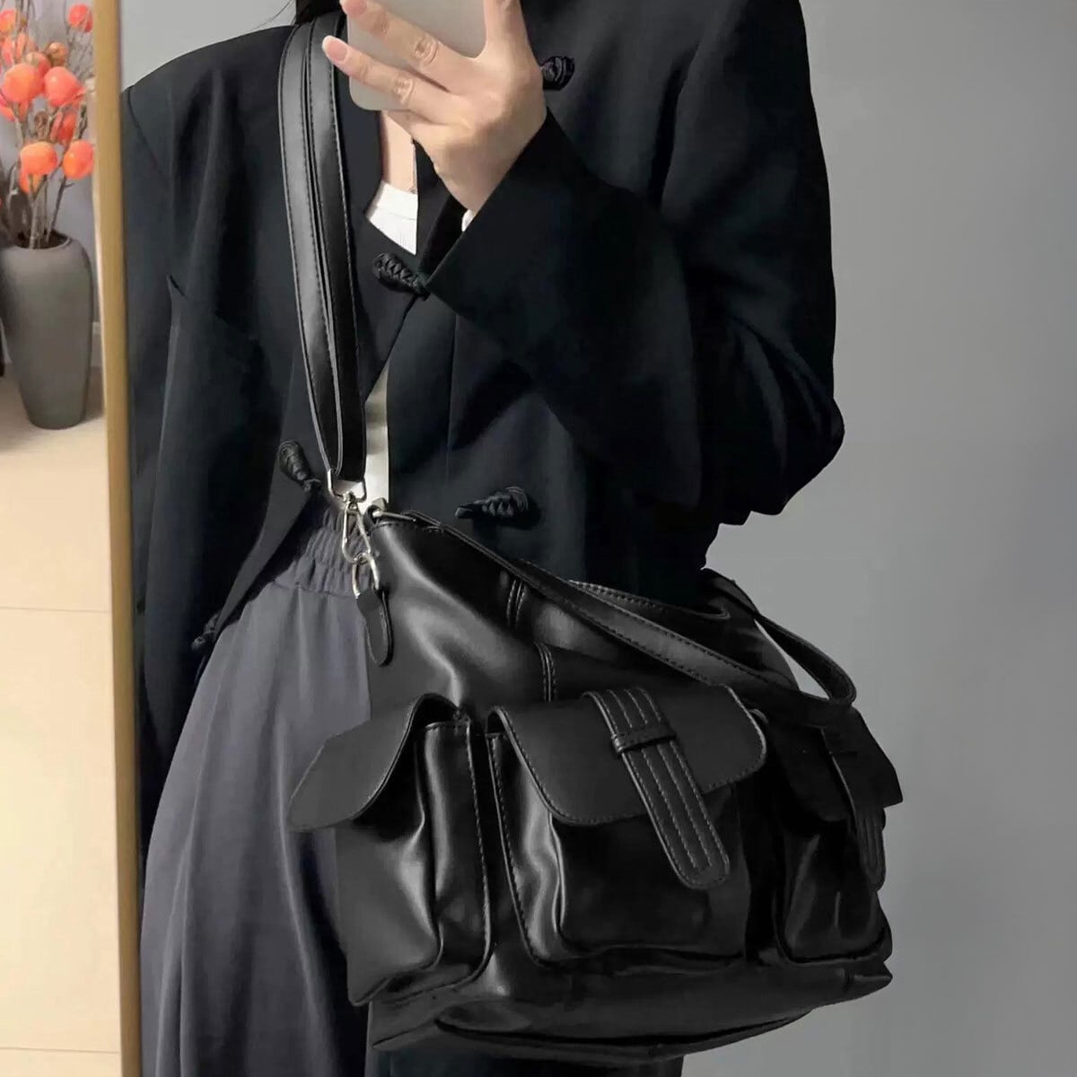 ショルダーバッグ レディース メンズ 多収納 大容量 通勤 通学 韓国 マルチポケット おしゃれ ロック 原宿系 ストリート カジュアル ブラック 黒 大人可愛い 大人女子