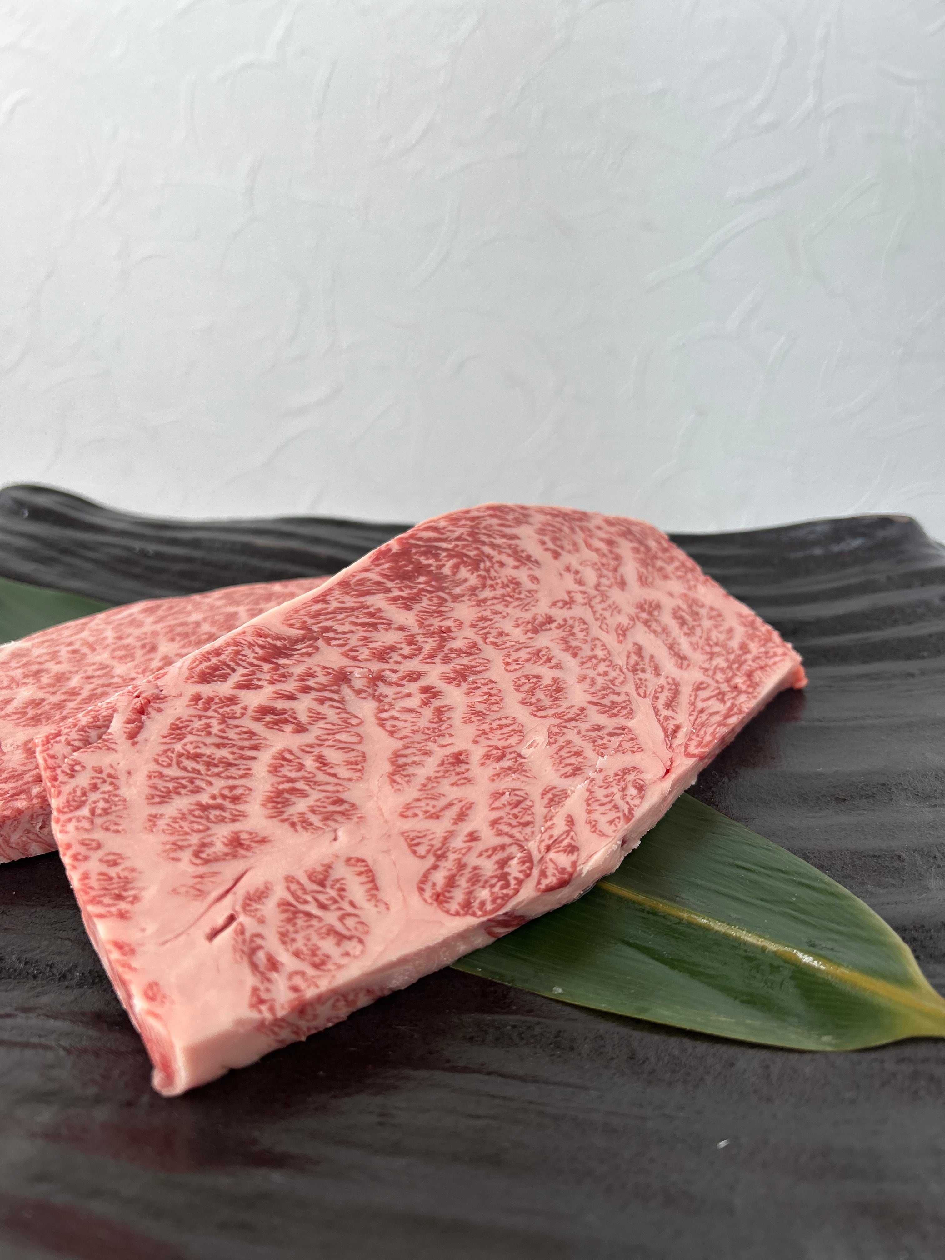 北海道の極み 焼肉セット – 三種の部位と、北海道産米ゆめぴりかの贅沢便