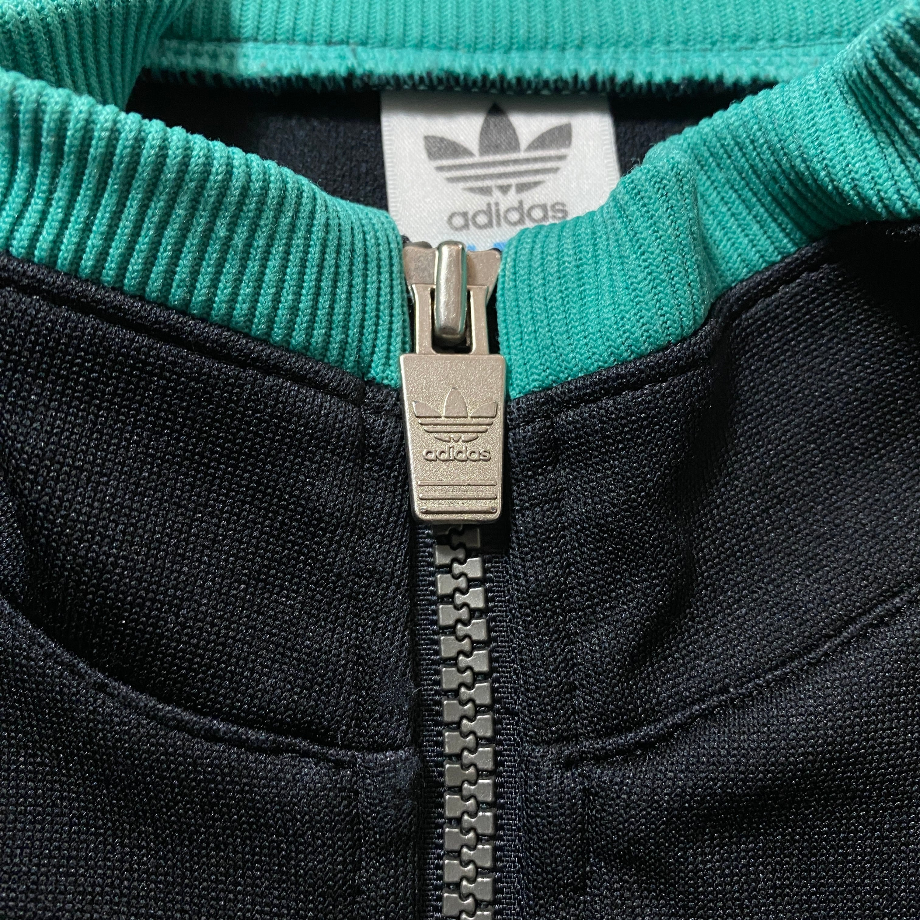 80's-90's adidas デサント製アディダス トレフォイル 刺繍ロゴ