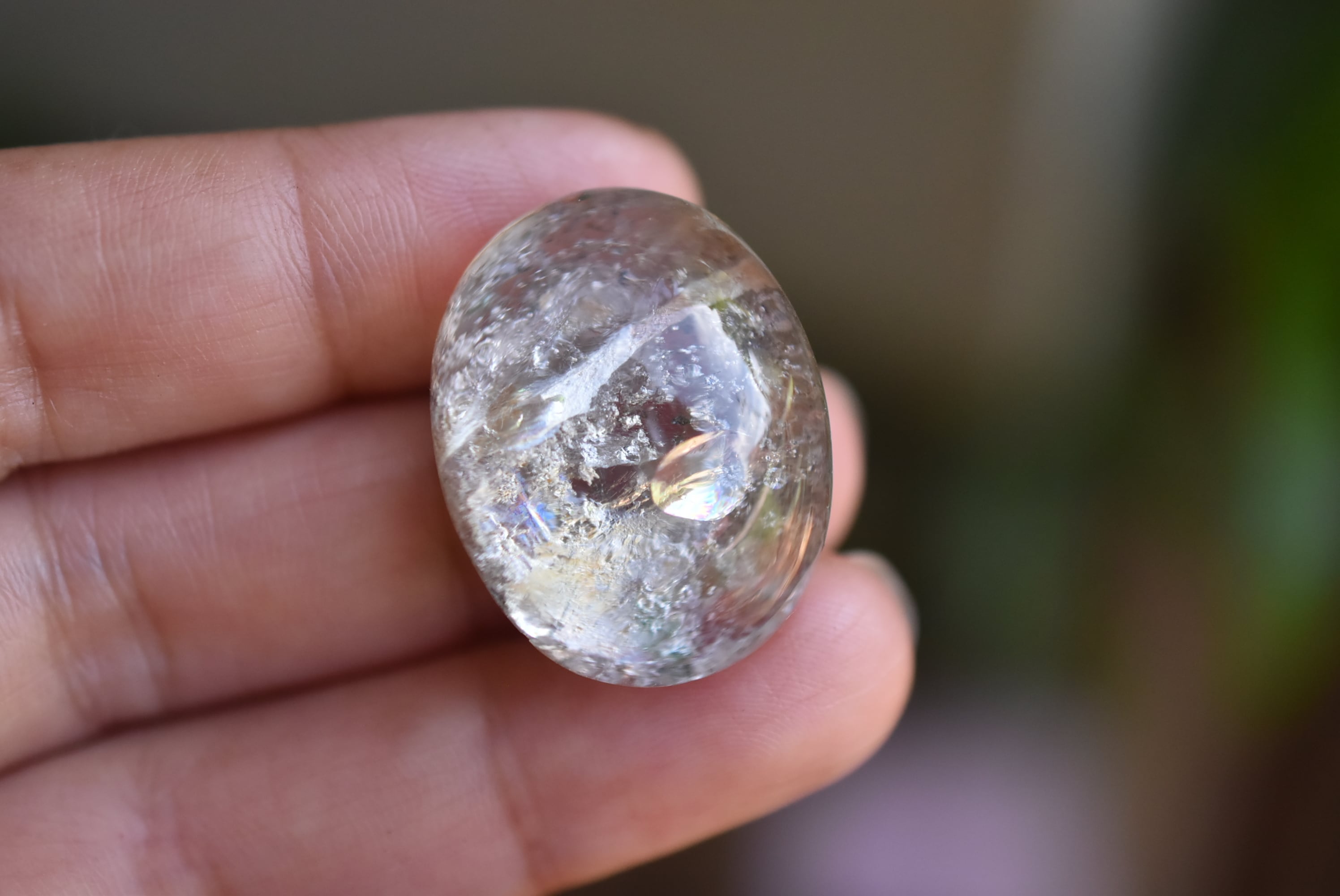 虹と貫入☆ホワイトガーデンクォーツs971 | Funky garuda Stone