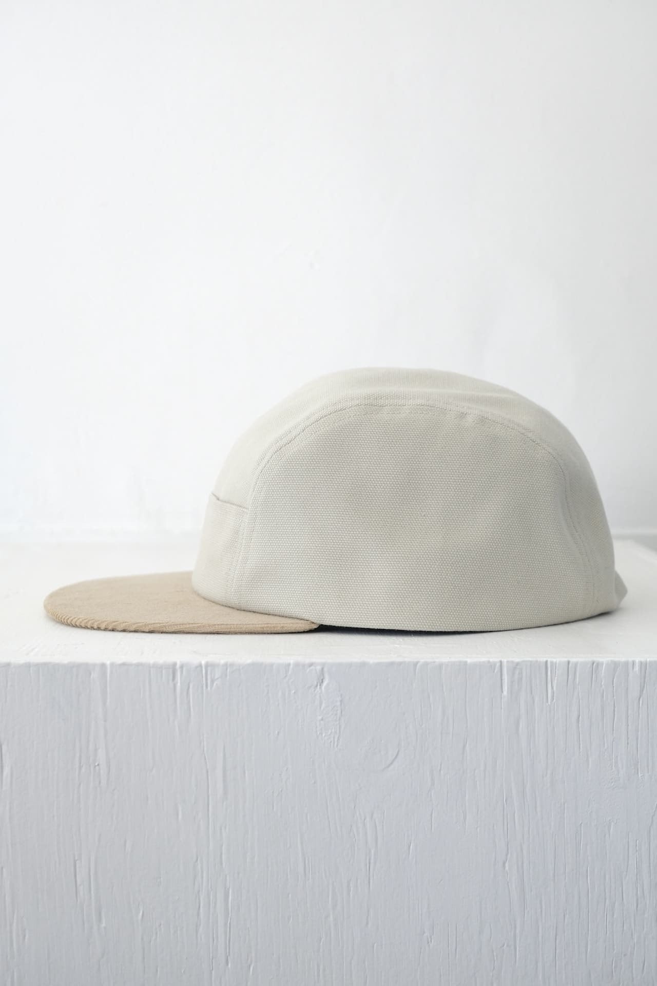 FUJITO Jet Cap Light Beige,Dark Navy | Directors Web Shop