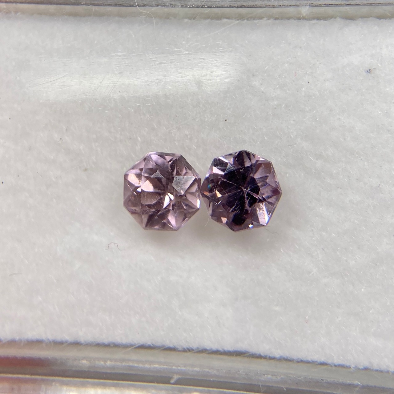 お花みたいなスピネル 約4.5mm-5.0mm 2点セット No.36