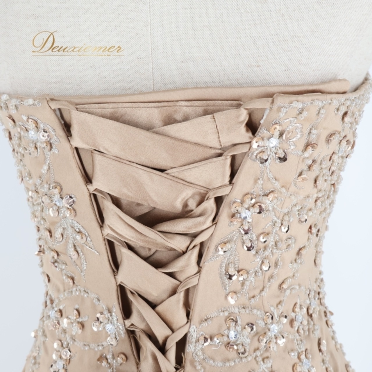 パーティドレス fine feathers ファインフェザーズ ワンピース ドレス 演奏会 発表会 カラードレス 結婚式 披露宴 前撮り 撮影 ブラウン系 ベージュ系 ゴールド系 高級感 光沢感 おしゃれ ドレスアップ フォーマルスタイル シンプルエレガンス レディース 結婚式二次会 上品 撮影会 華やか 結婚式用 フォーマルドレス