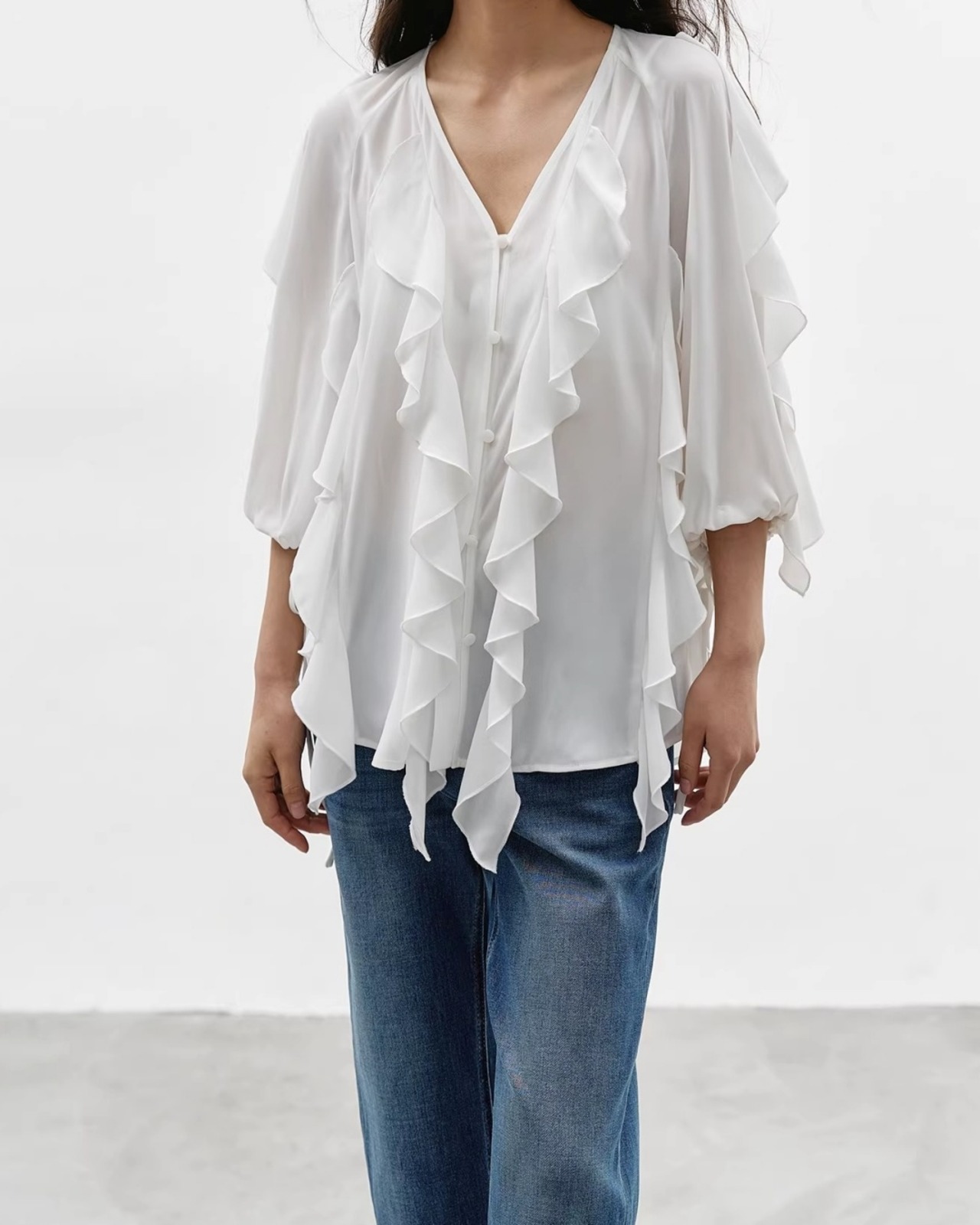 Frilled v-neck Blouse L0064
