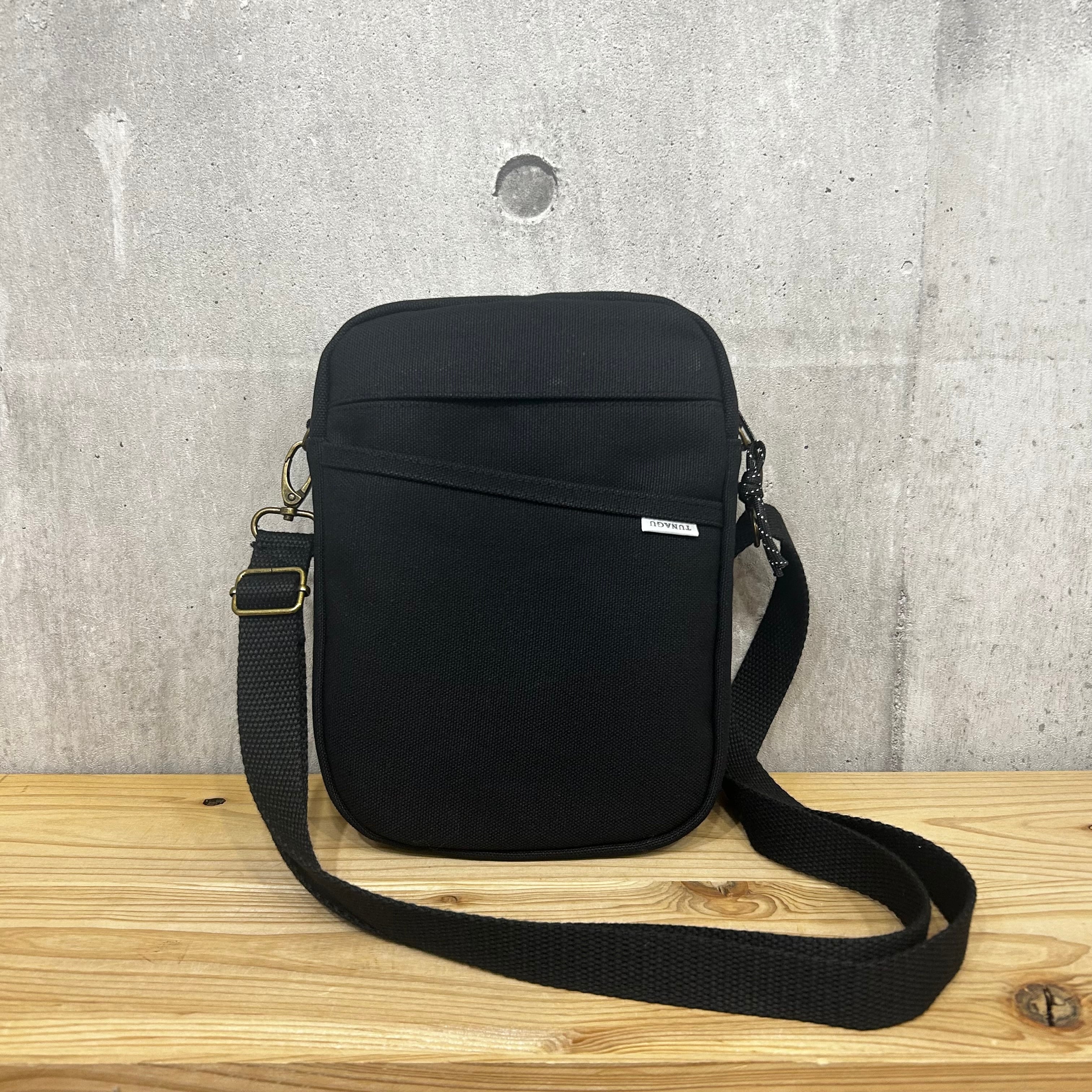 2026年新作.+*縦型square shoulder Bag 〈 ブラック 〉