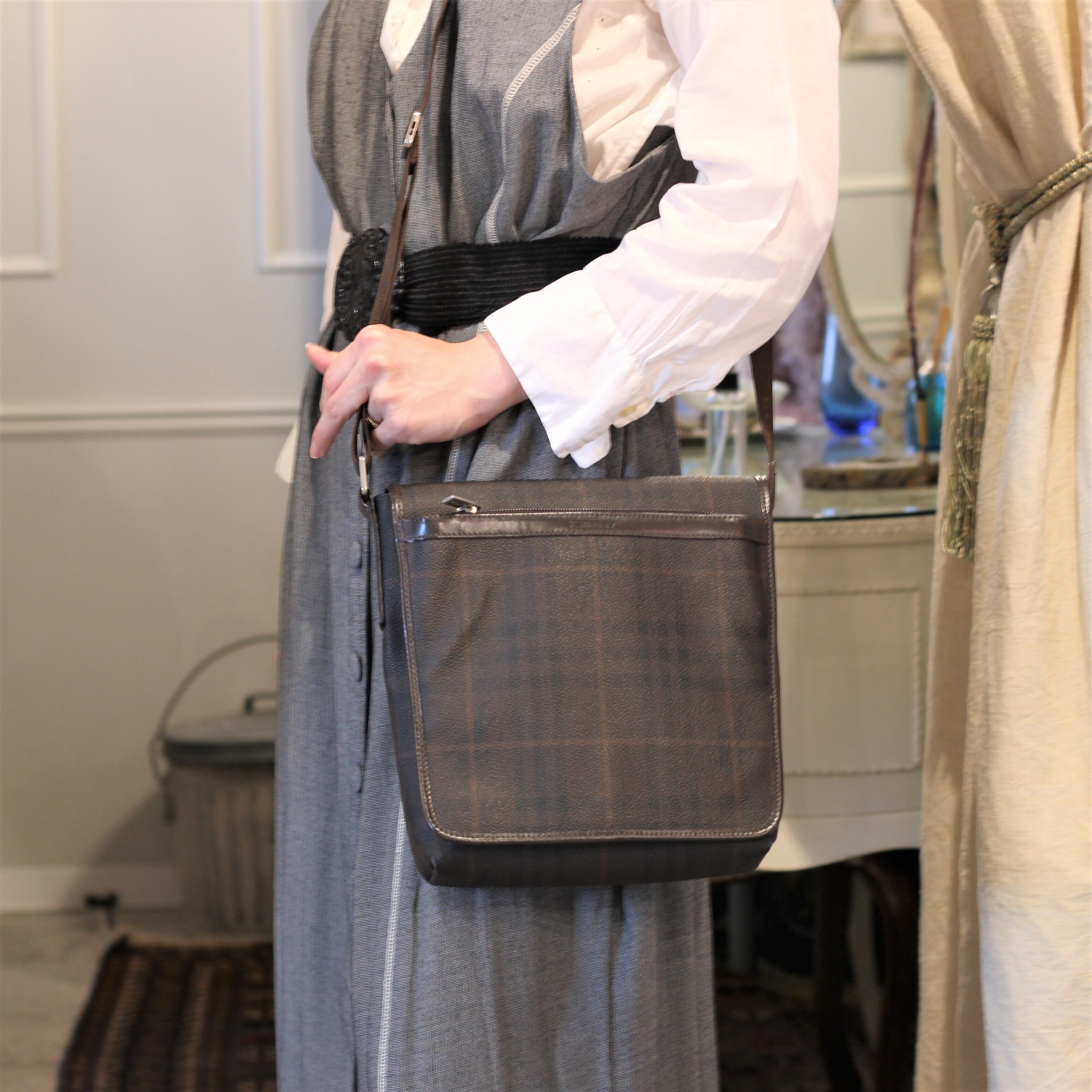 BURBERRY LONDON CHECK PATTERNED SHOULDER BAG MADE IN ITALY