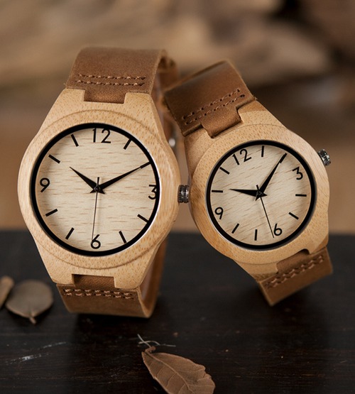 天然木製腕時計 革ベルト ウッドウォッチ ペアウォッチ 彫刻デザイン ナチュラル腕時計 エコウォッチ 軽量時計 男女兼用 環境配慮 手作り時計 鹿角デザイン