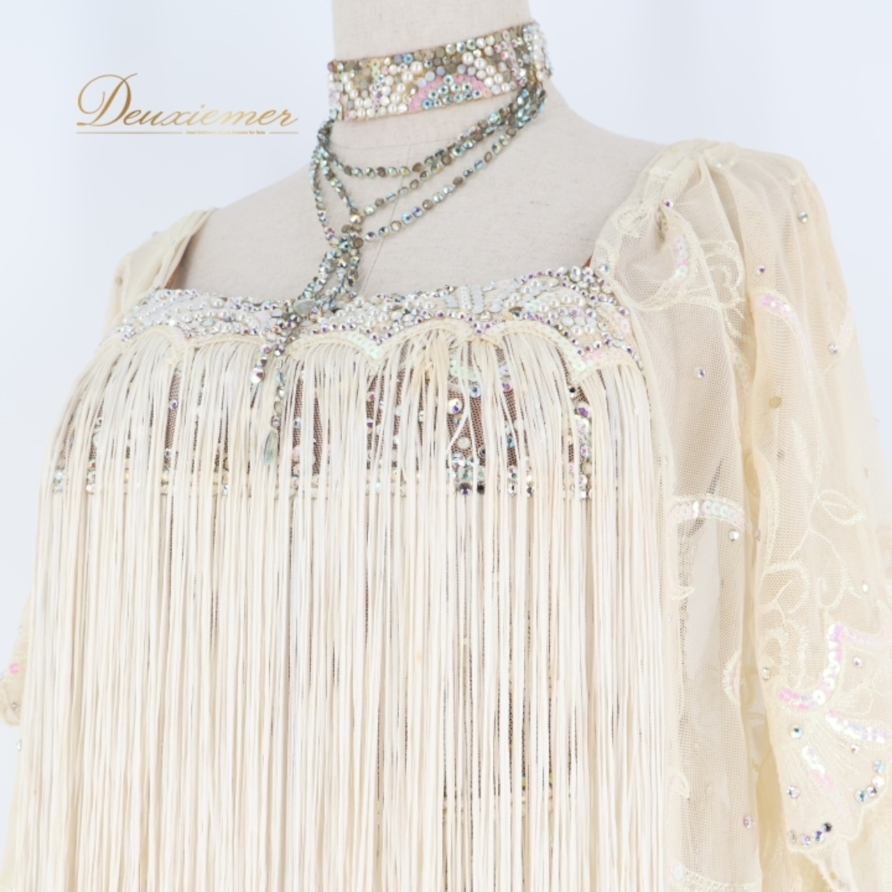 社交ダンス 衣装 ラテン ドレス ワンピース 白 フリンジ デモ 競技 ダンス パーティ 発表会 レース アイボリー オフホワイト ホワイト系 飾り きらめき エレガント フェミニン 上品 パフォーマンス 競技用舞台用