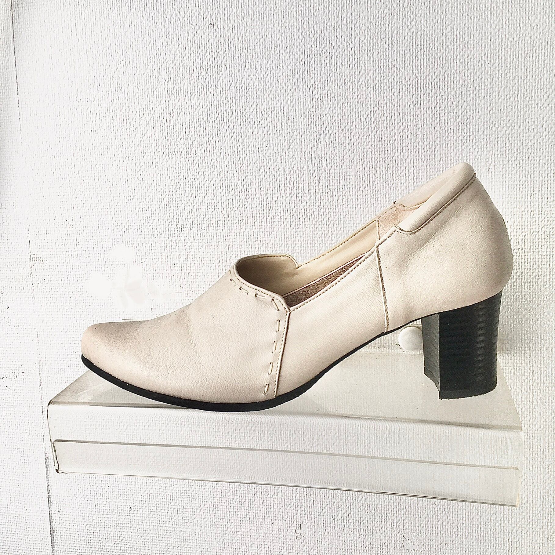 ステッチポインテッドパンプス