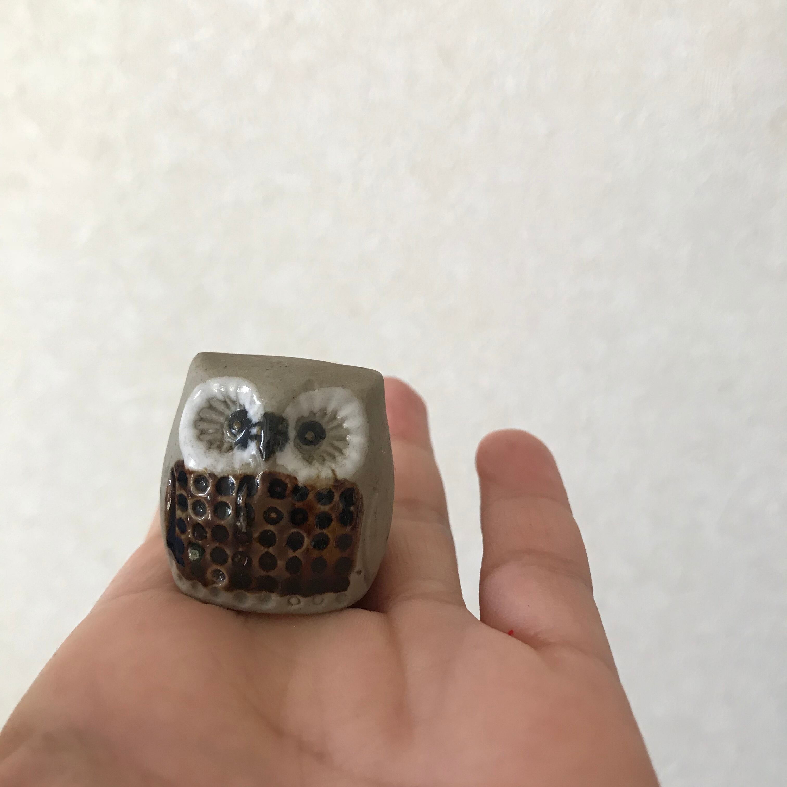 オランダの陶器のフクロウ