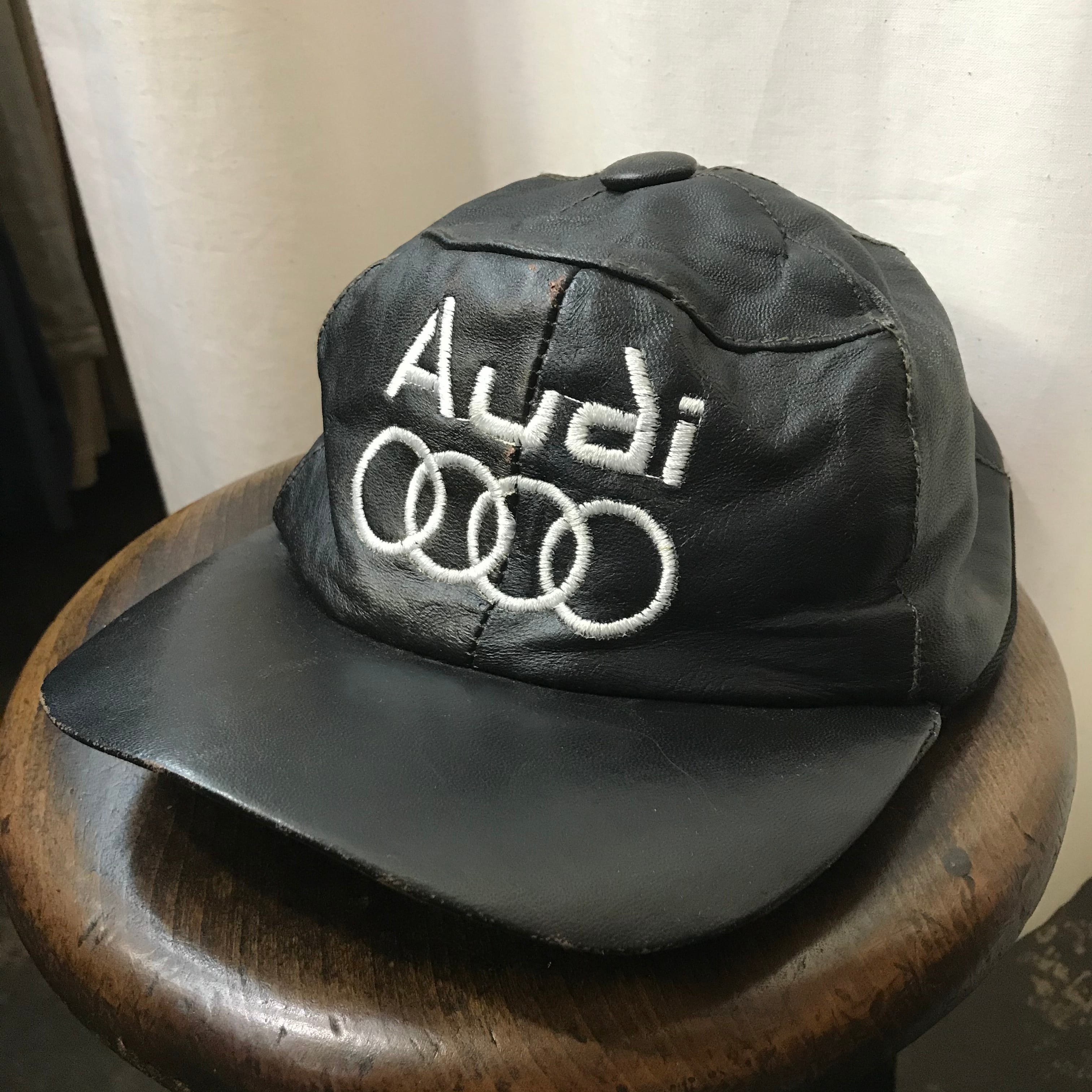 Audi アウディ レザースナップバックキャップ フリーサイズ