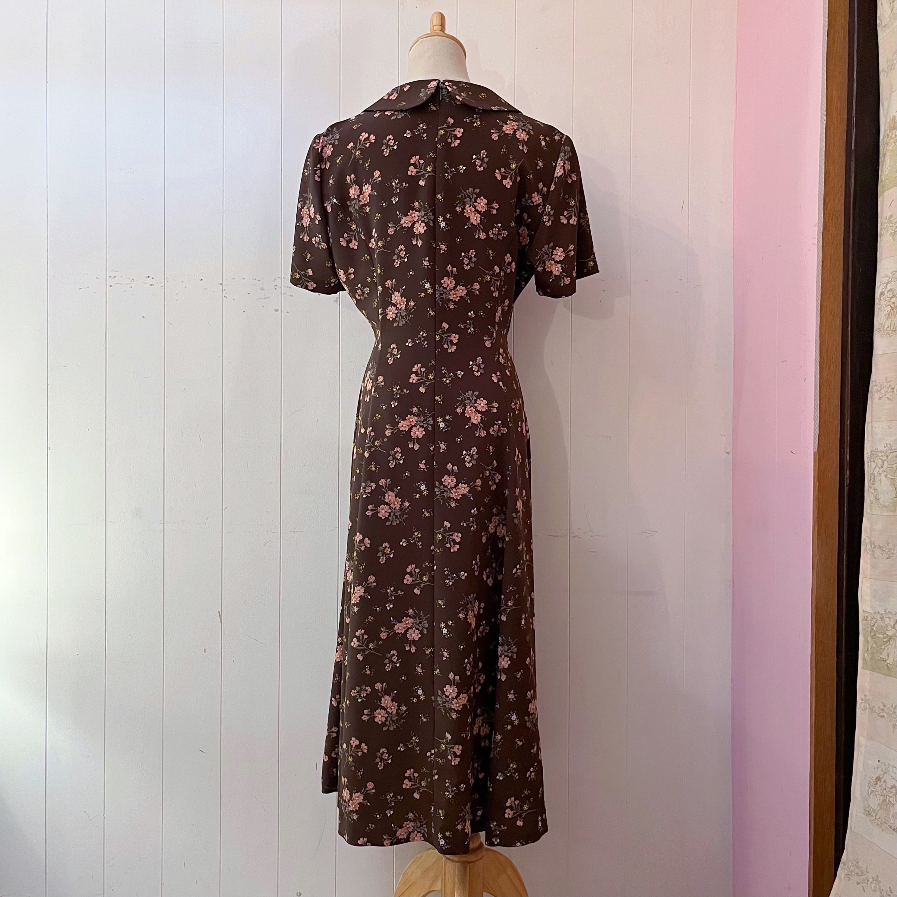 brown flower waist ribbon one-piece