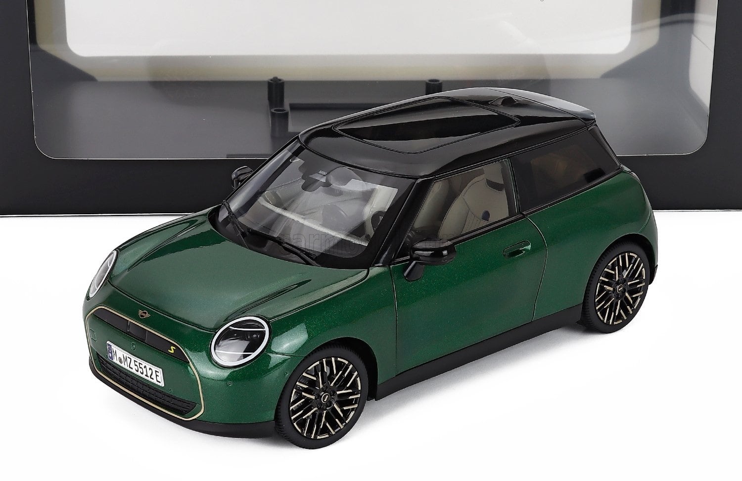 ミニカー 1/18 テスラ サイバートラック TOPMARQUES 1/18 TESLA