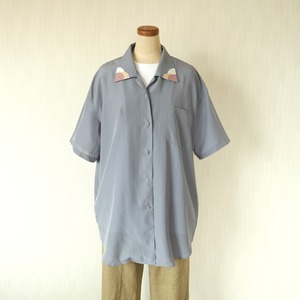 オープンカラーシャツ