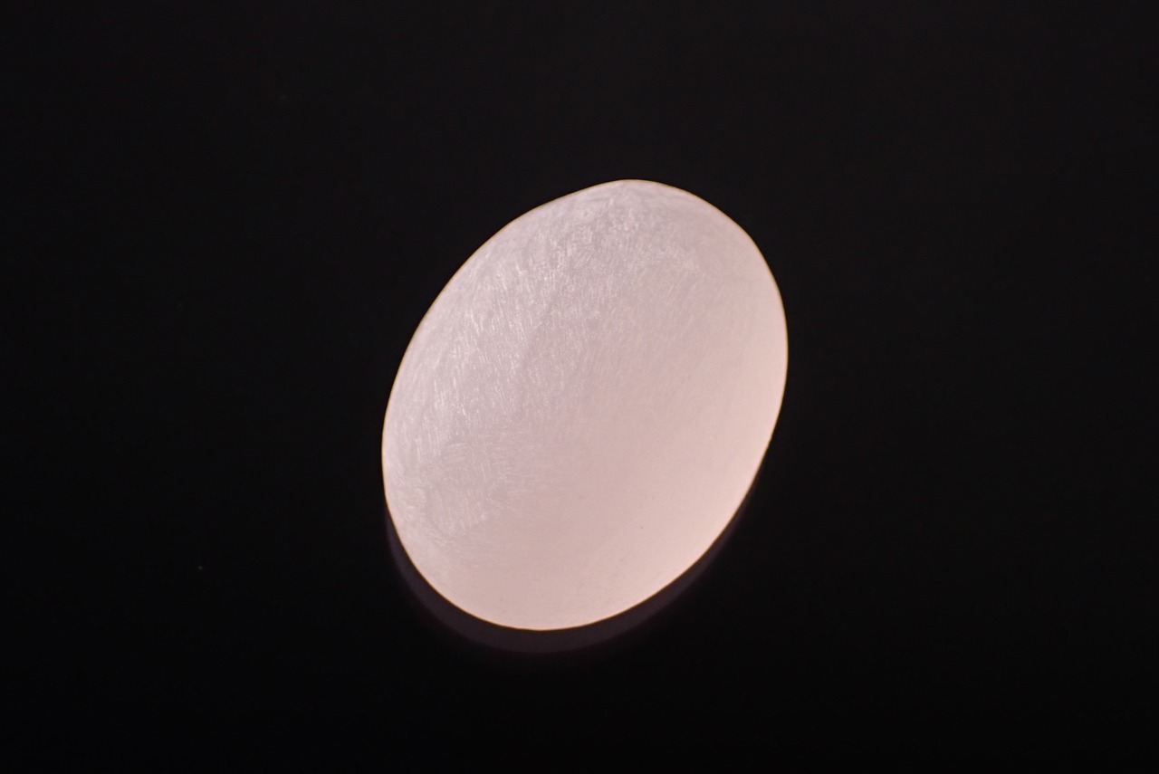 【研磨セット】未研磨ローズクォーツ(原石のみ)　4.0g　[D2-485]