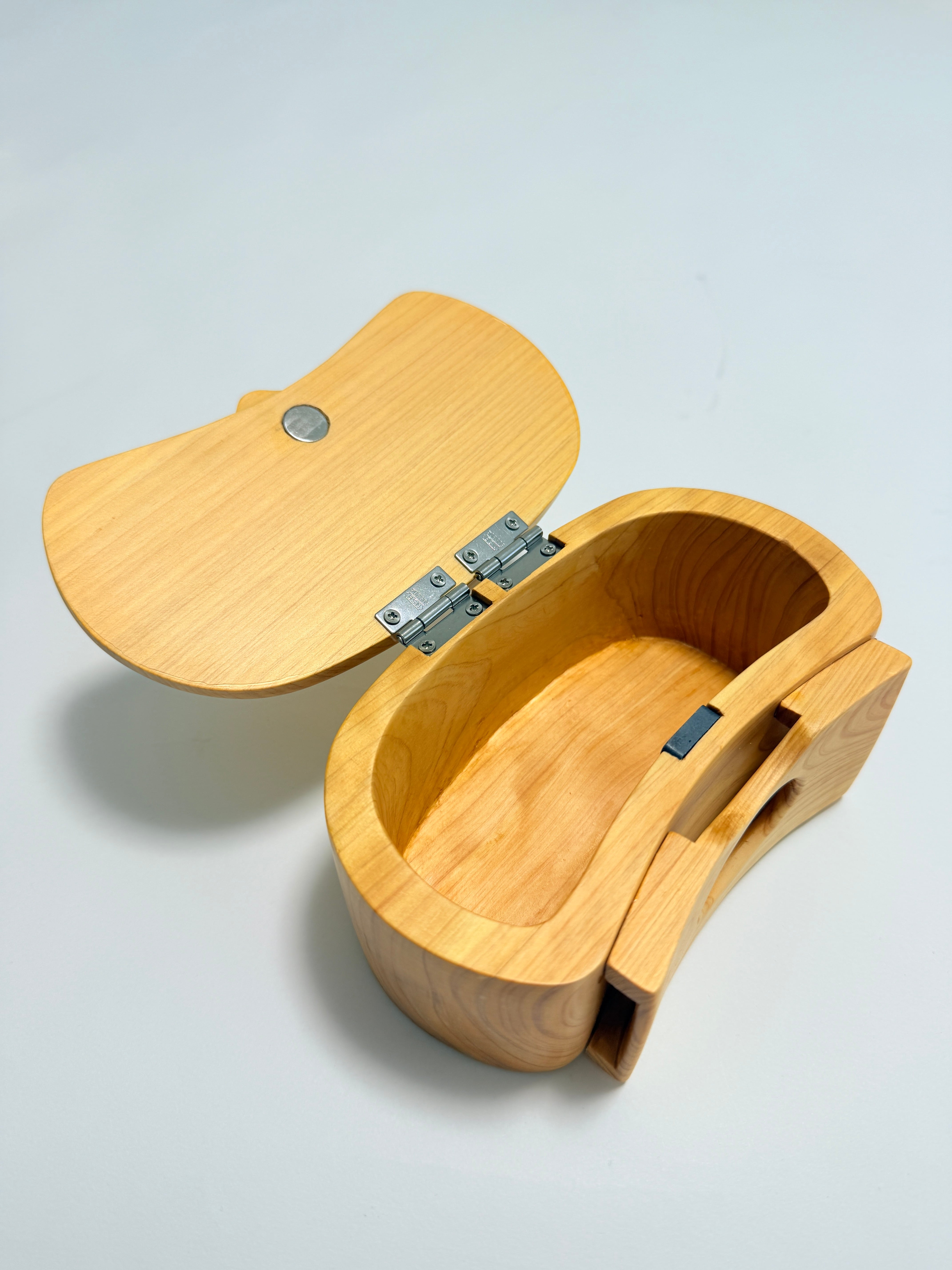 ヒノキ丸型くり抜き UROKODO餌箱 落とし込み、ヘチ釣り、前打ち用餌箱