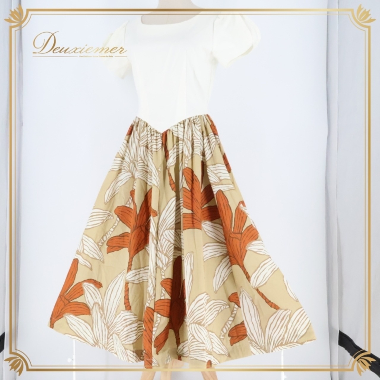 フラダンス 衣装 ワンピース ドレス Hula＆Tahiti ホワイト系 パフスリーブ きれい 上品 華やか 鮮やか 明るい かわいい 白 茶 ベージュ ハワイアン アロハ ハワイアンプリント フラ ダンス レッスン 練習 おしゃれ ナチュラル パーティー