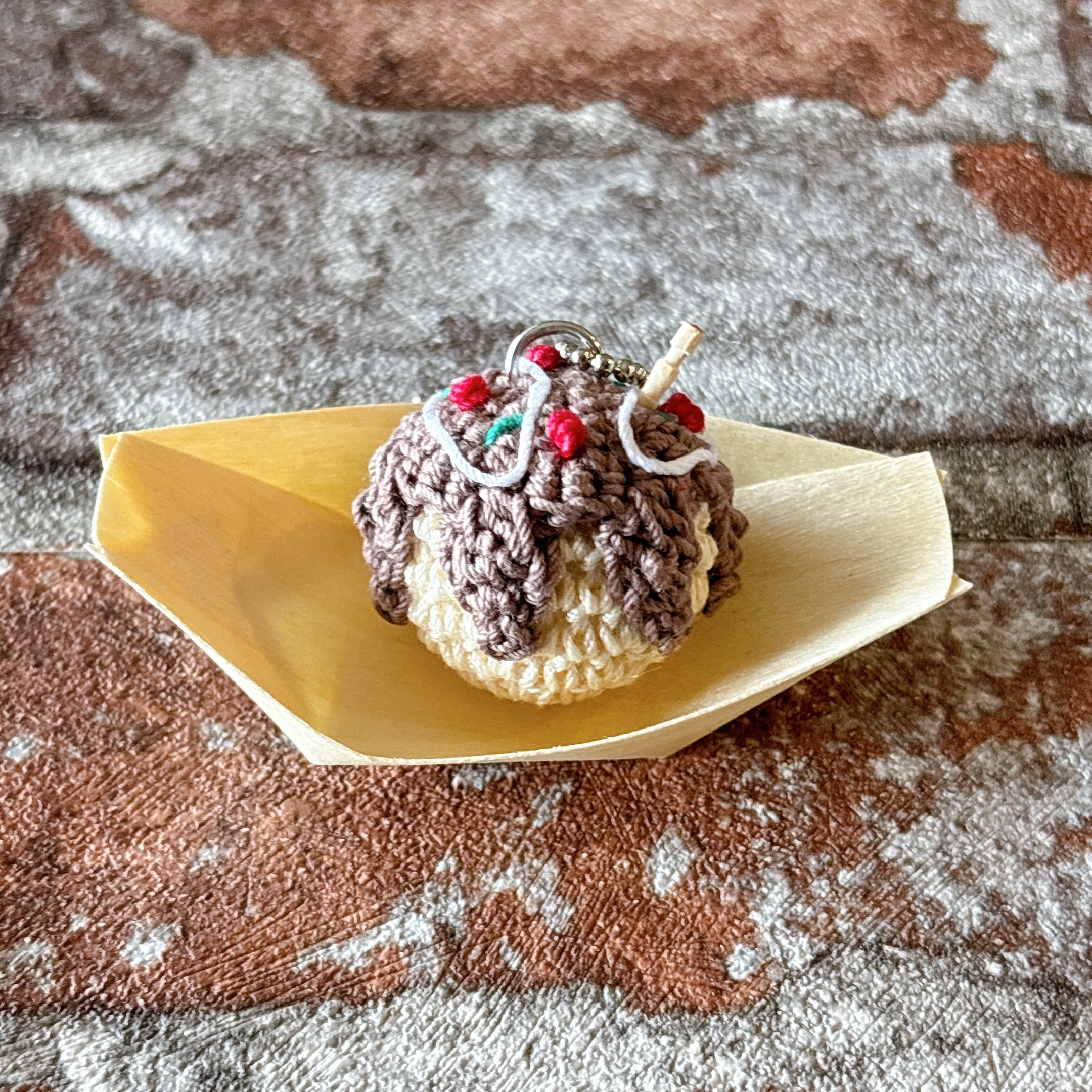 ころんと可愛い♡たこ焼き編みぐるみキーホルダー（舟付き）