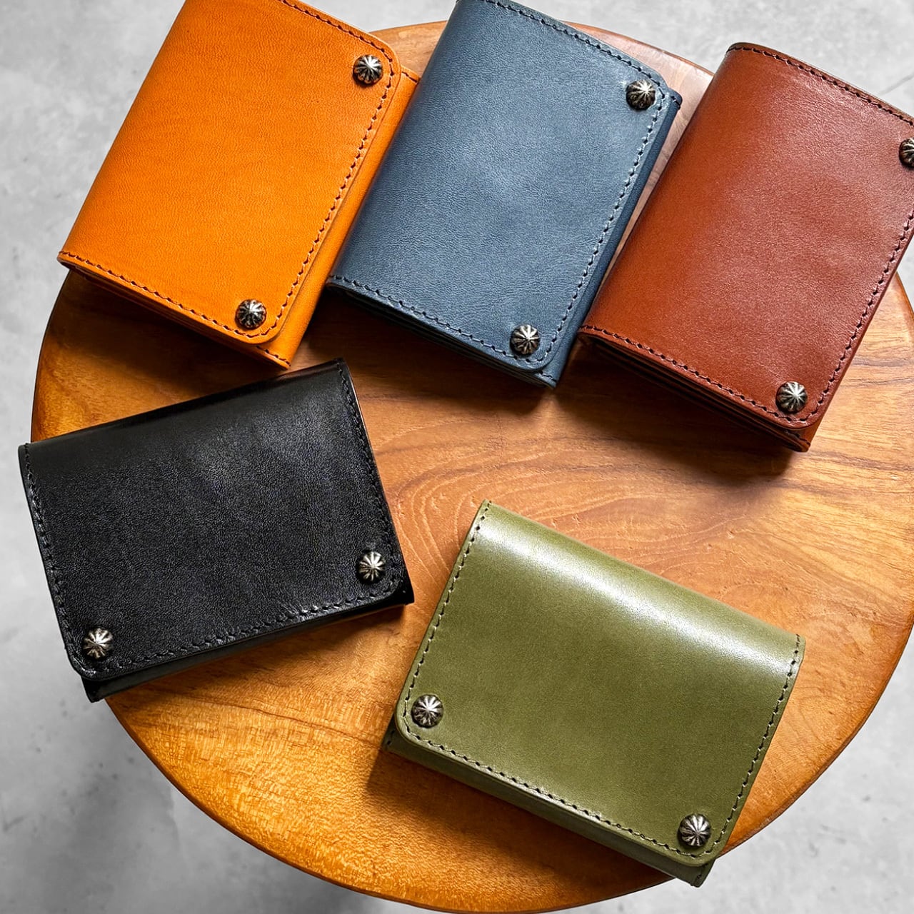 栃木レザー スタースタッズ コンパクト財布 5色展開 日本製 Made in