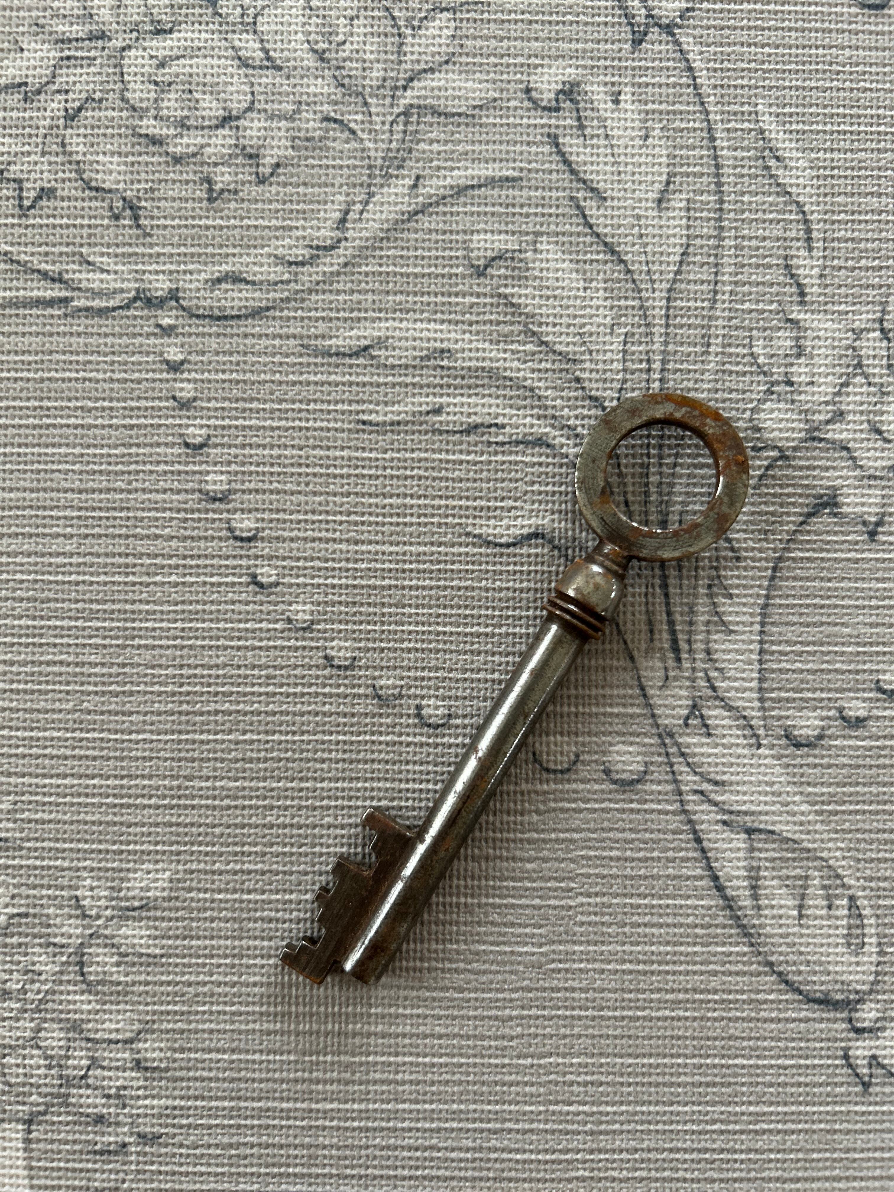 フランスVintage Key 鉄鍵 8.6cm オブジェ ディスプレイ インテリア 店舗什器 撮影小物