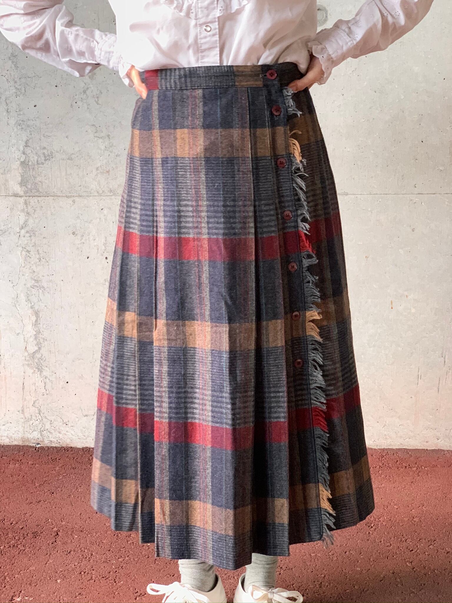 Vintage Pleated Plaid Skirt Made In USA | CORNER powered by BASE