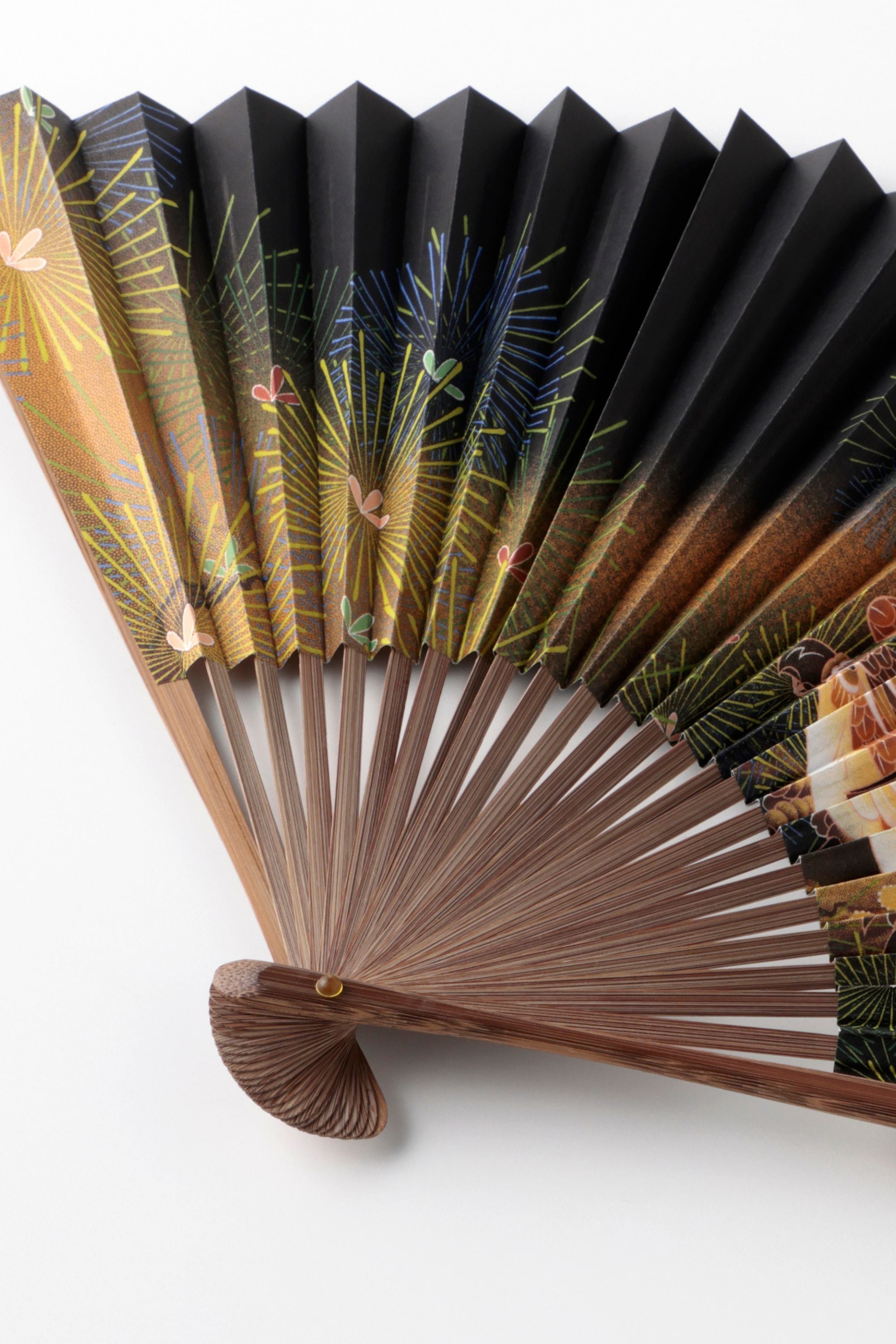 紙扇子】松に鷹文其の二/Hawk Perching on Pine Trees Design Ver.Ⅱ