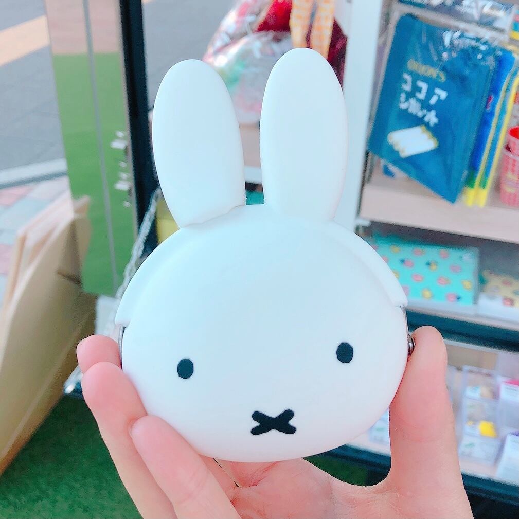 再入荷 ミッフィー シリコンがま口 大人ファンシー雑貨店etamo