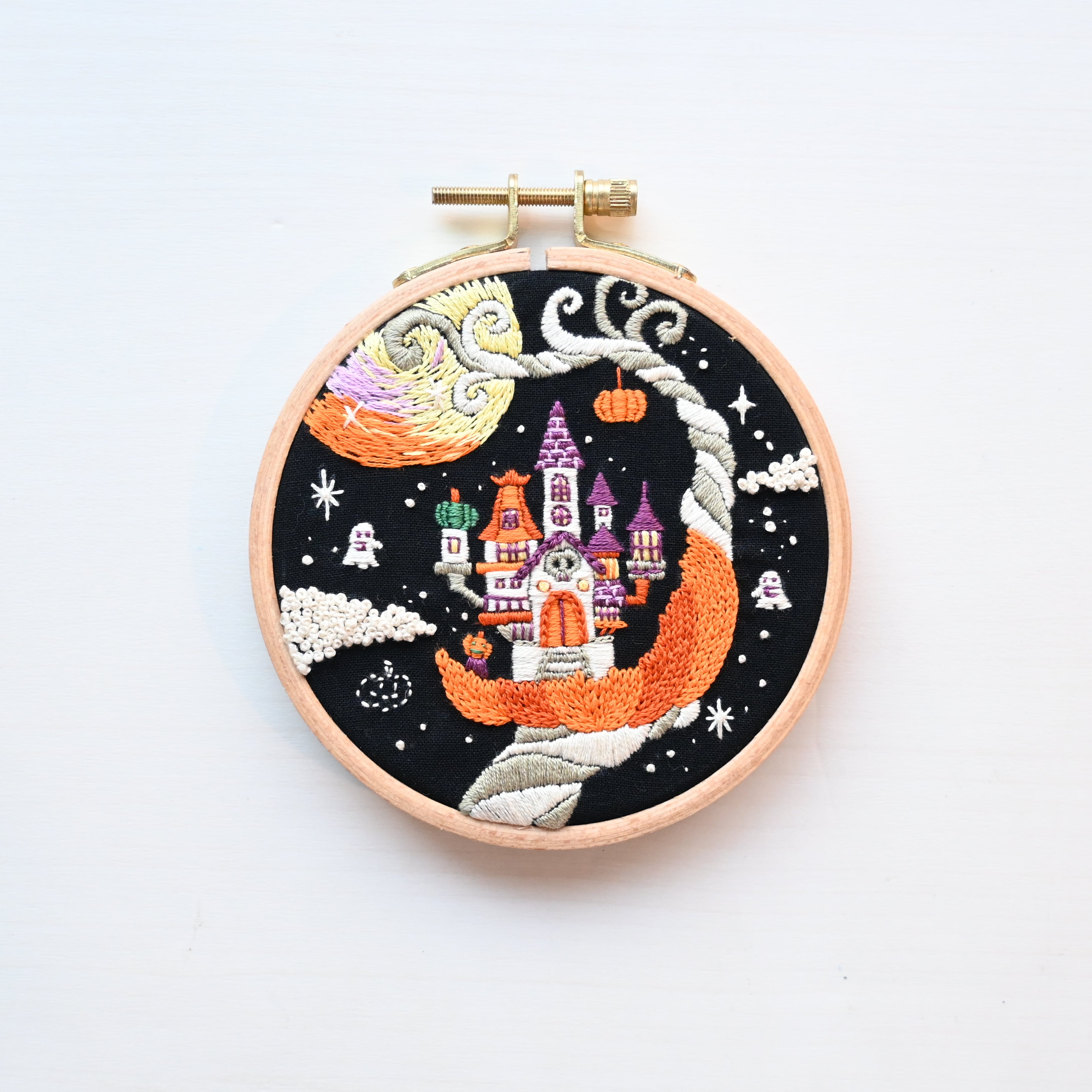 刺繍キット おばけカボチャの街より「カボチャ屋敷」《空想街雑貨店》