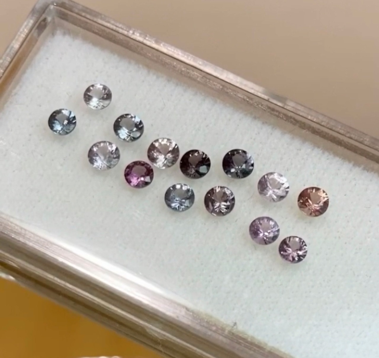 スピネル 1.56ct 14個セット 2.7mm-2.9mm