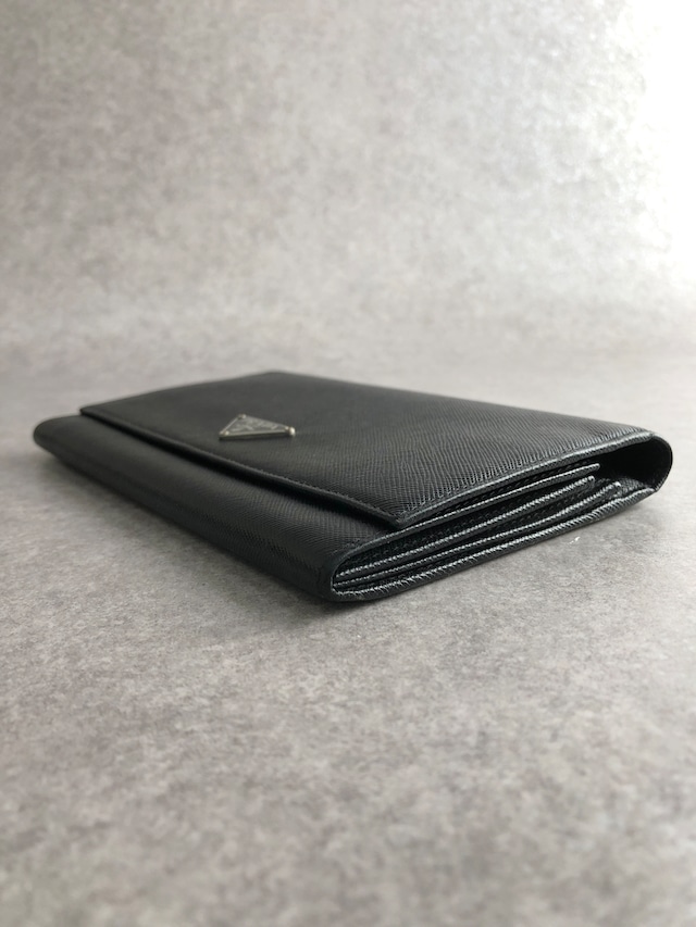 PRADA プラダ 財布 ブラック トライアングルロゴ サフィアーノレザー 2つ折り 長財布 vintage ヴィンテージ オールド dwgxzb