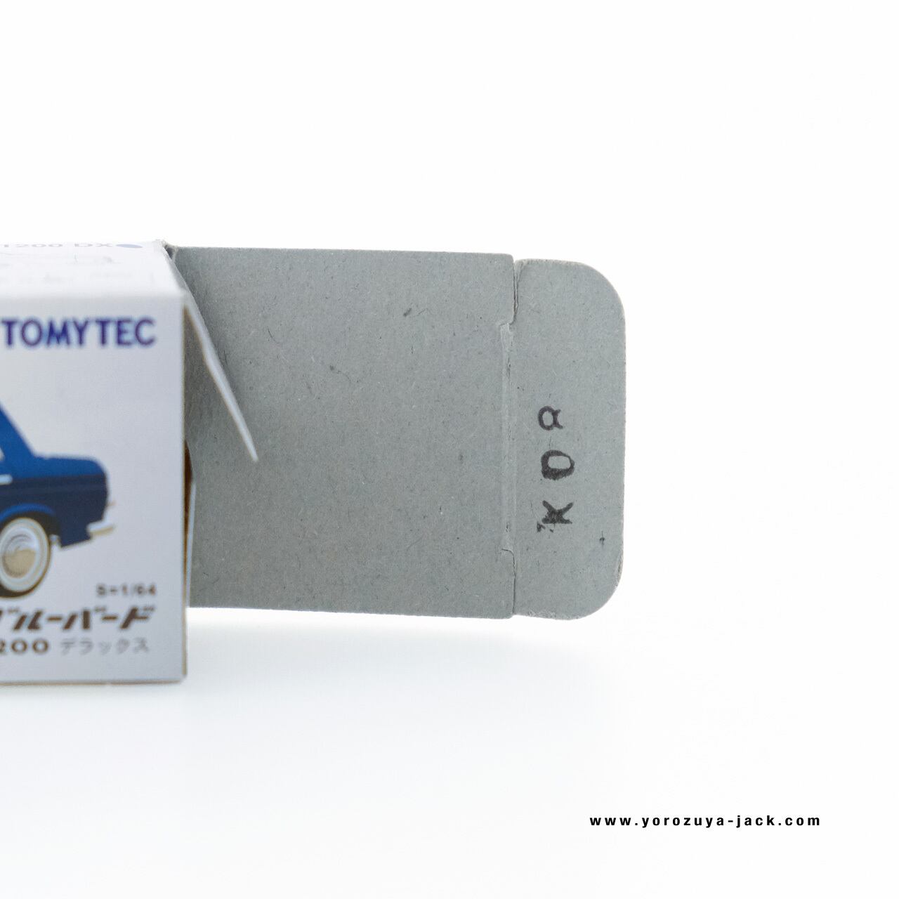 トミカリミテッドヴィンテージ LV-65a ダットサン ブルーバード