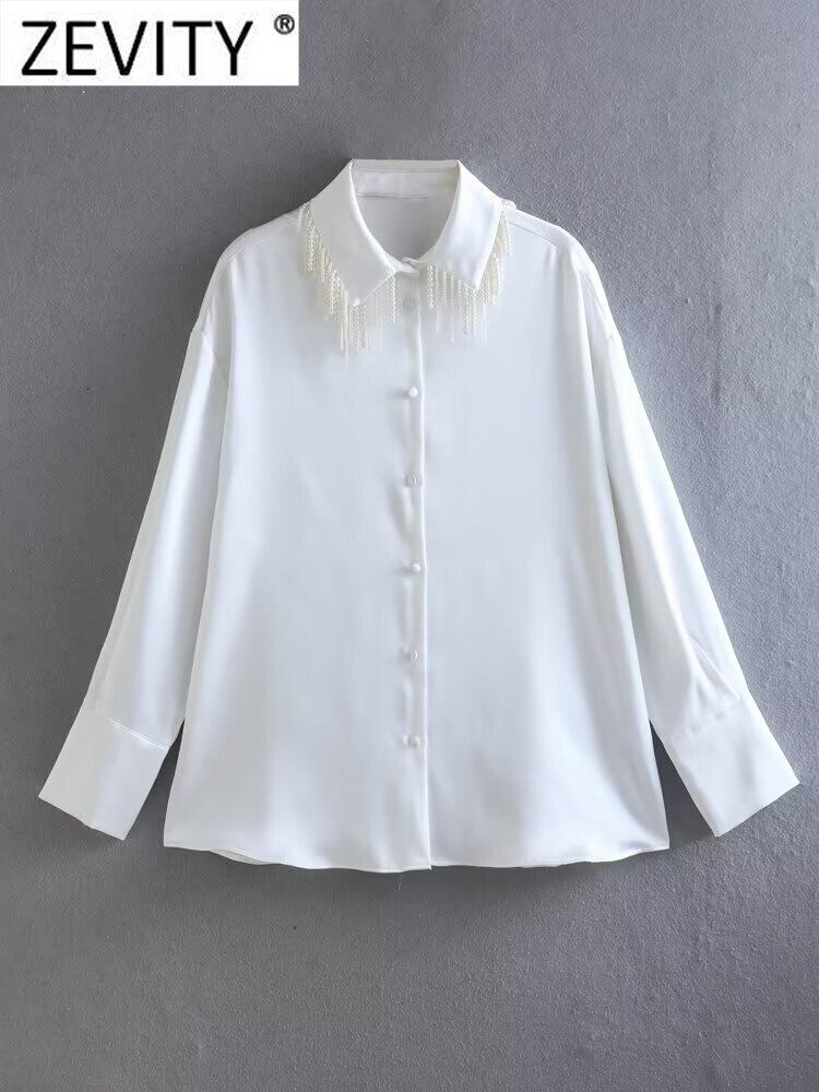 シンプルシャツにパールが可愛い♪　長袖サテンシャツ　フリーサイズ ホワイト