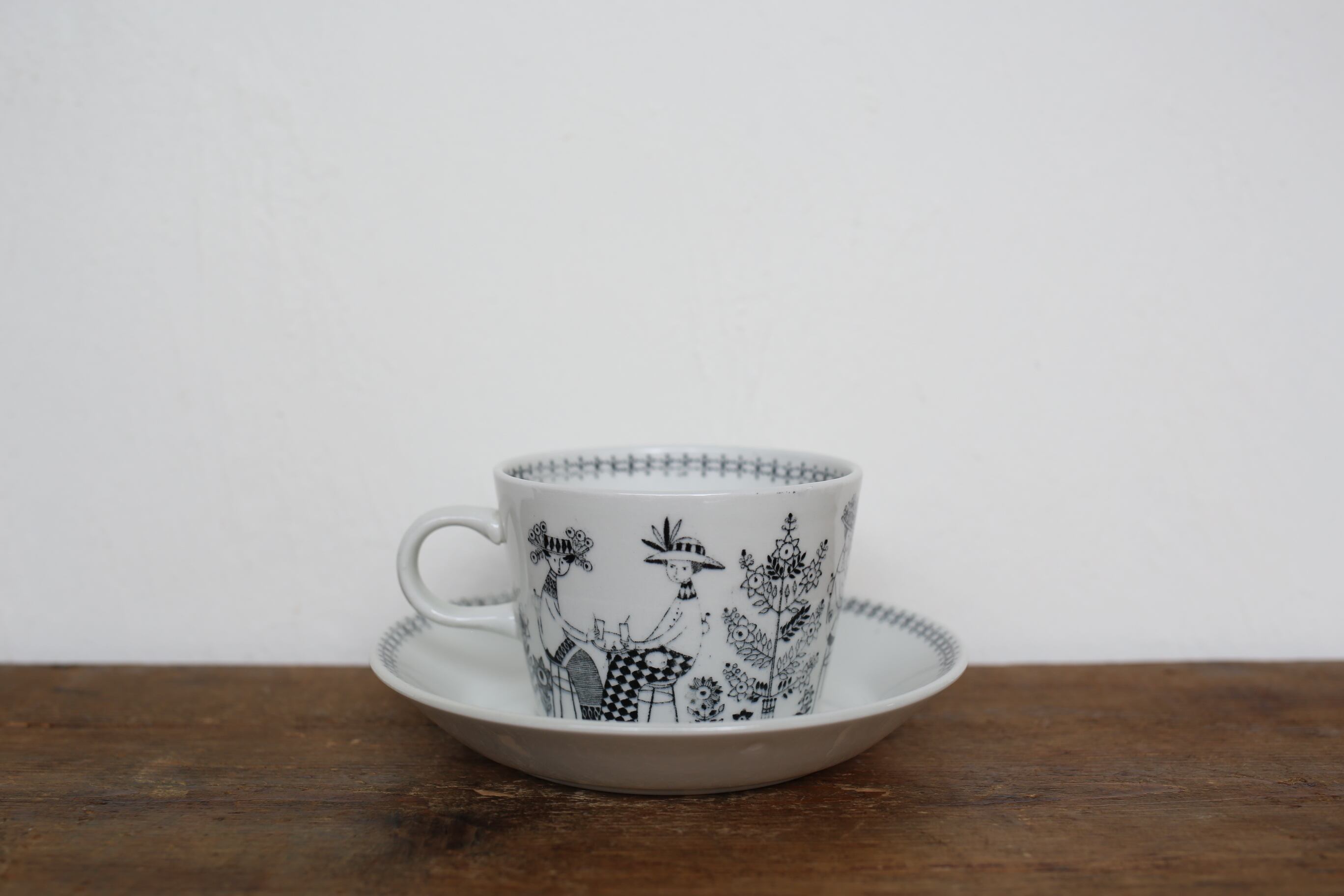 ARABIA アラビア ヴィンテージ Emilia エミリア カップ&ソーサーⒻ