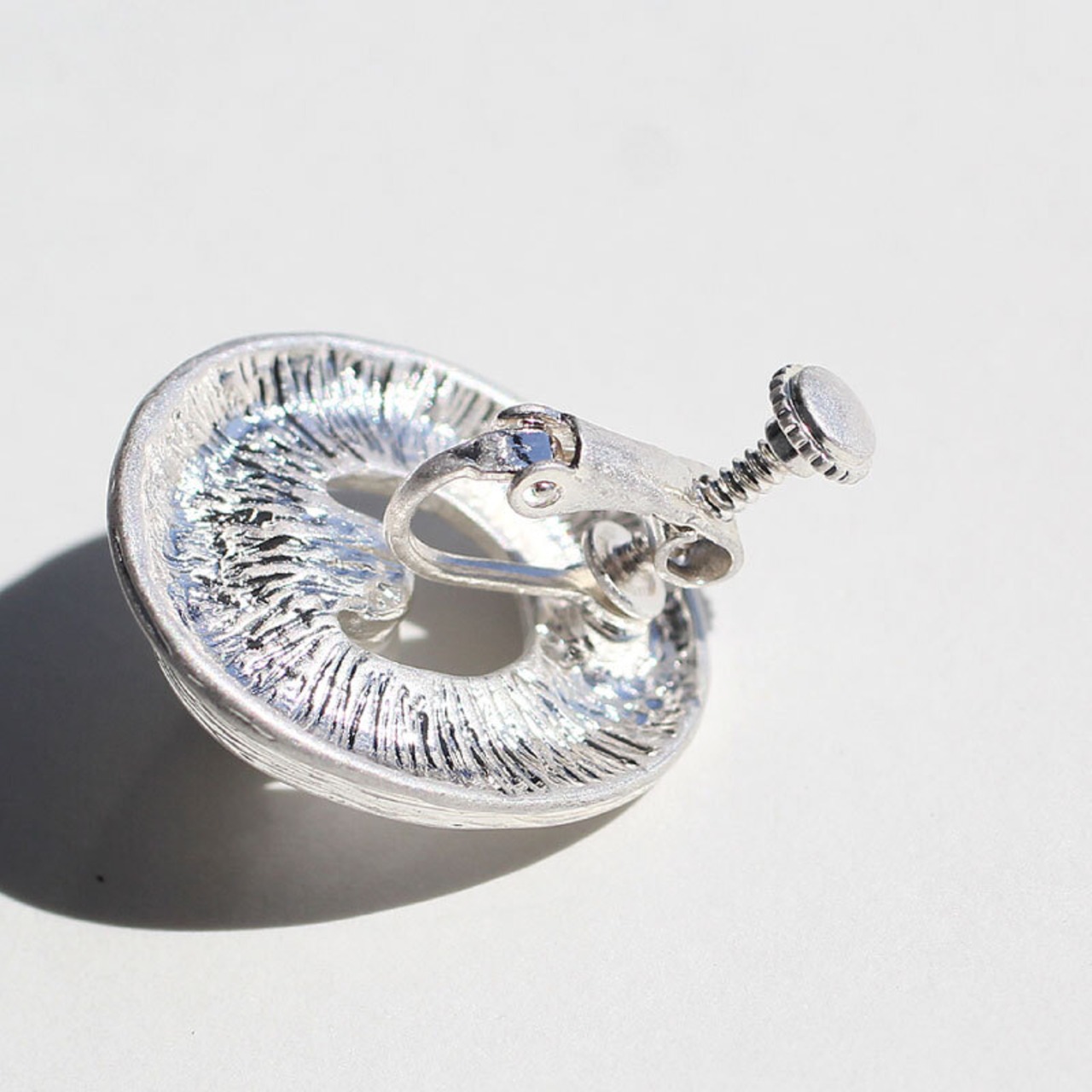 【ネコポス便】イヤリング パールマットラウンドイヤリング アンティーク 0797