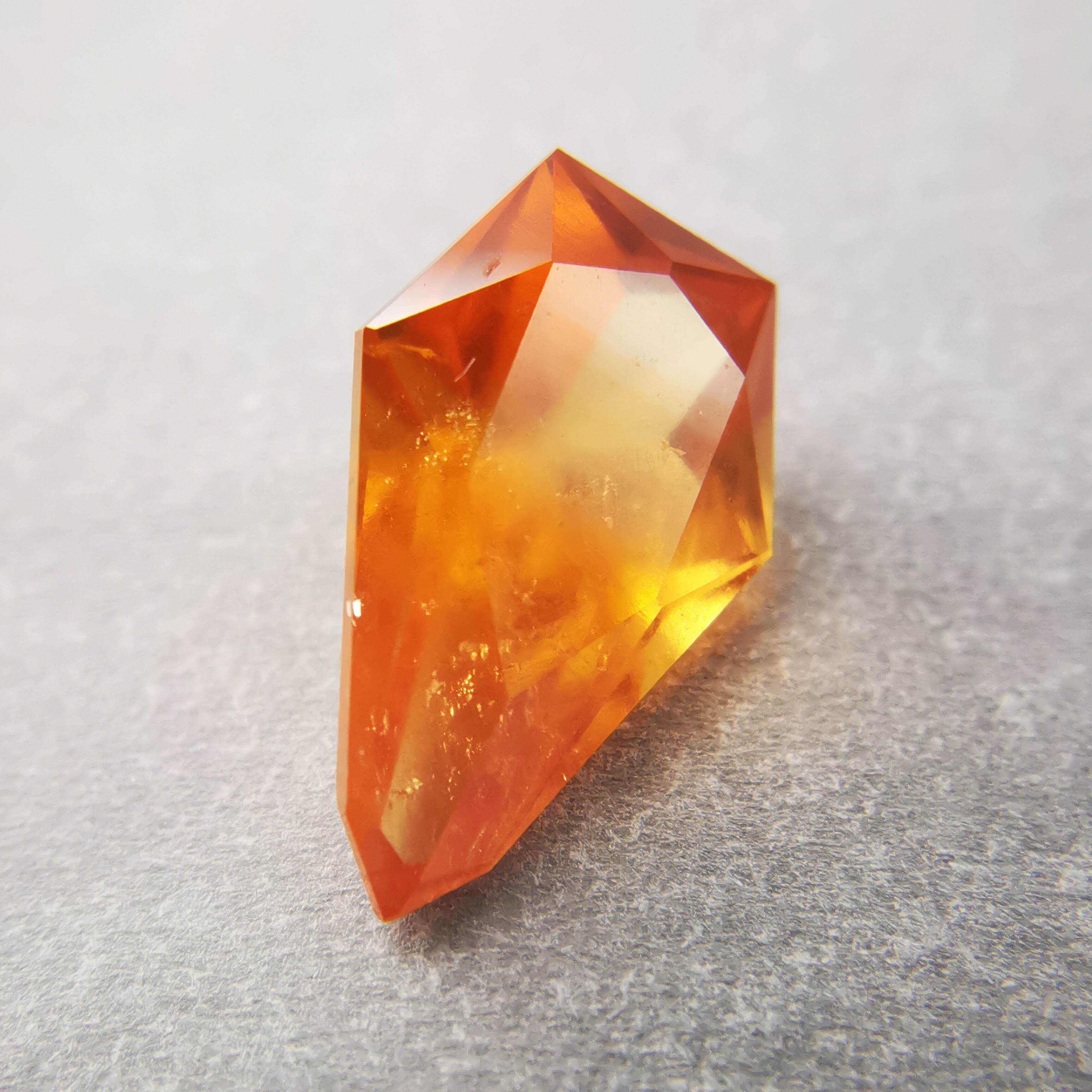 スペサルティンガーネット 2.008ct / E-3421A | Tam＆Tam Gem