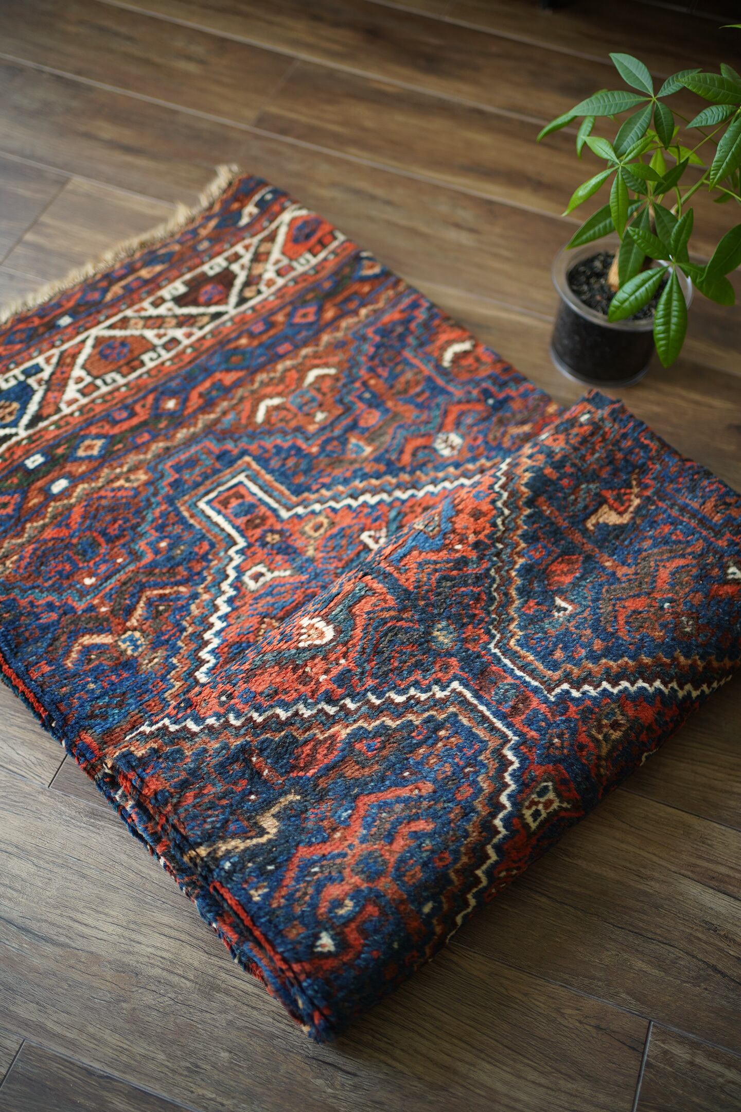 666】Semi Antique Persian Khamseh rug 1940's | ヴィンテージラグ