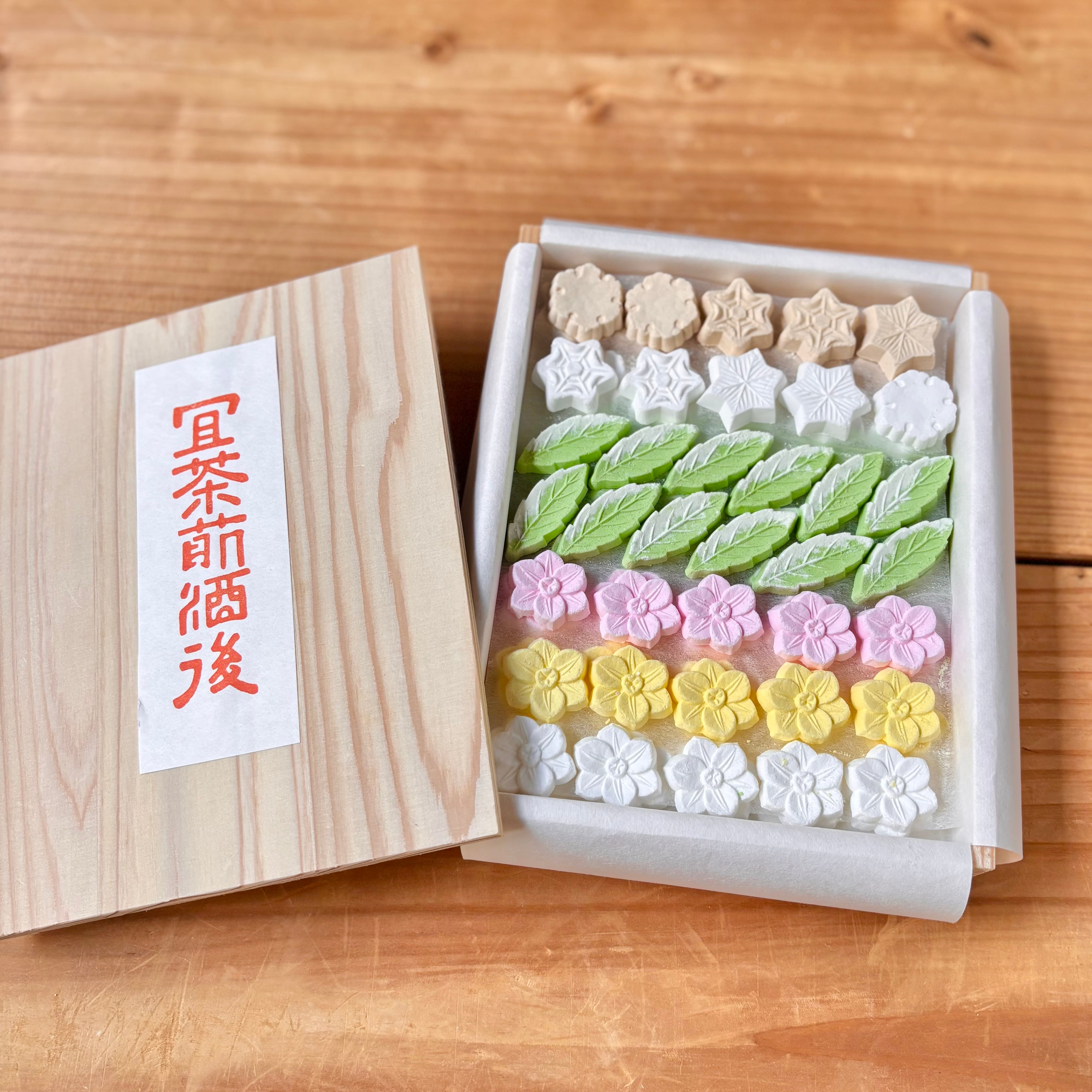 季節のお干菓子詰合わせ(雪花) 111個入