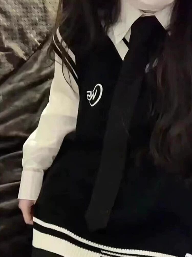 2023 春と秋のスタイルルーズブラック V ネックコントラストカラー