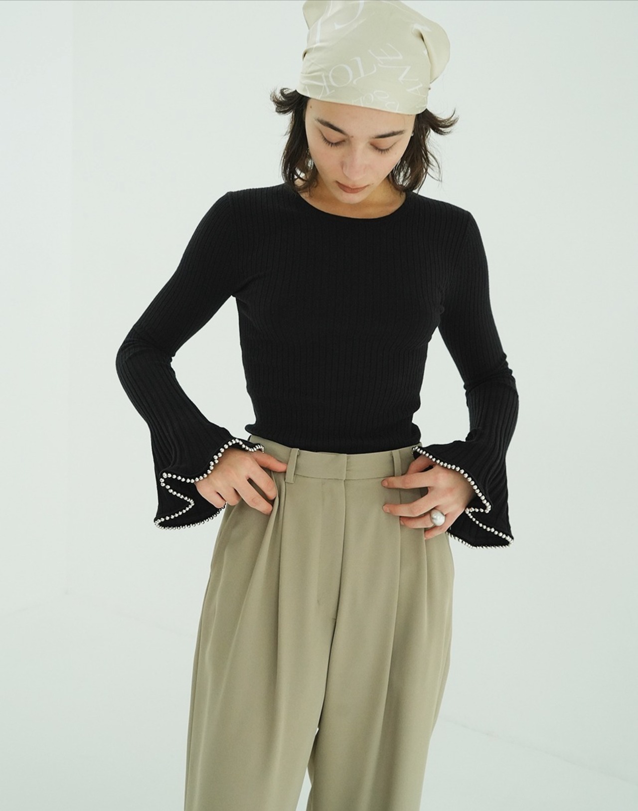 CLANE EMBELLISHED FRILL SLEEVE KNIT TOPS