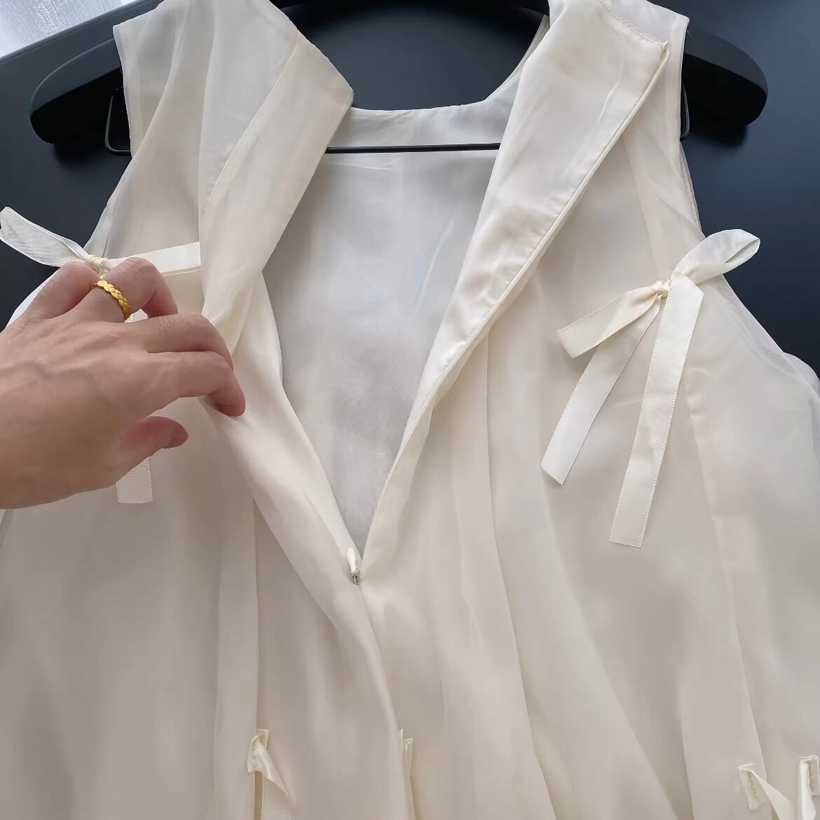 ribbon flare sleeveless tops