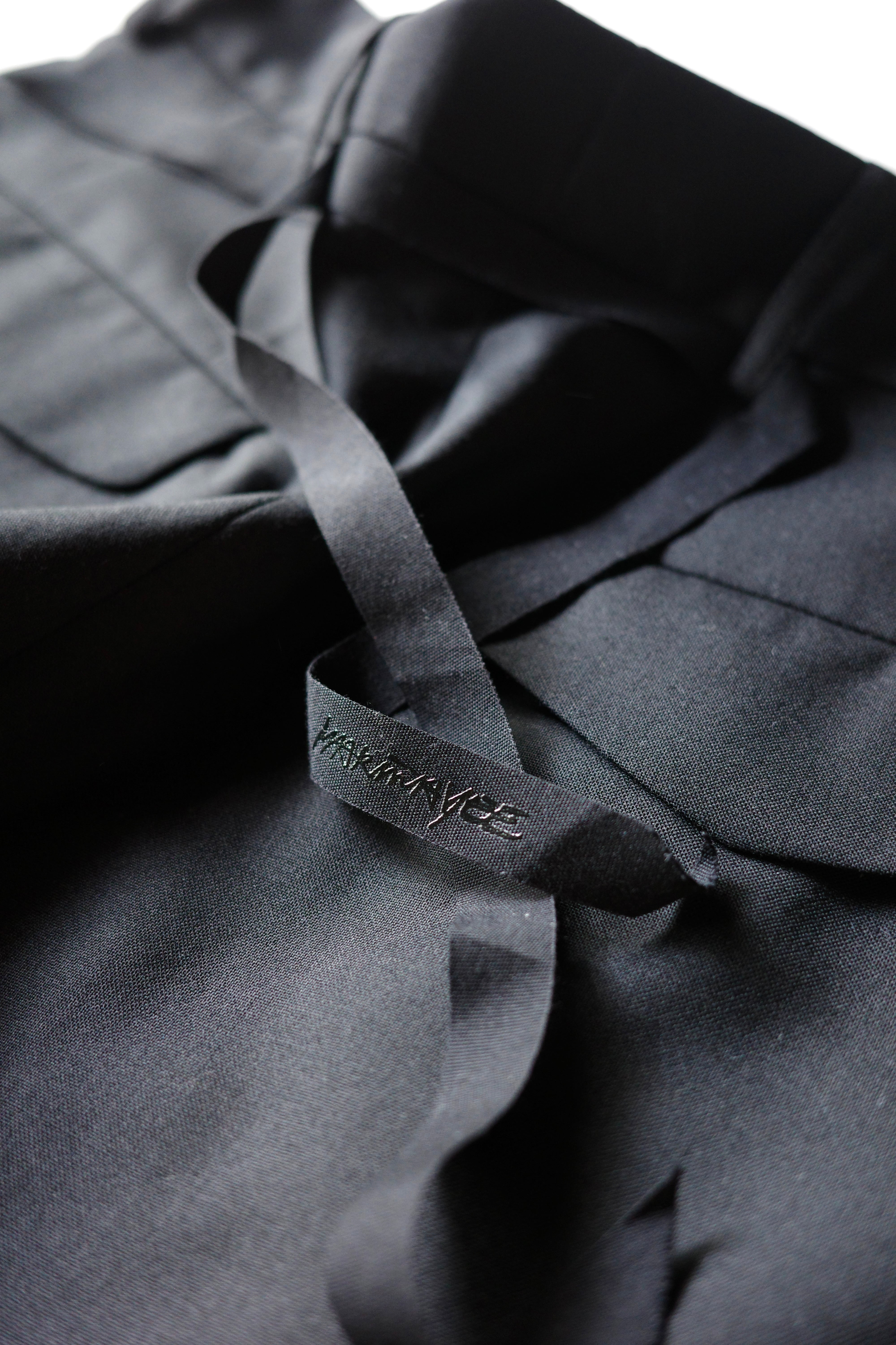 MARINA YEE【WIDE-LEGGED PLEATED TROUSERS -Black-】 | lloomm