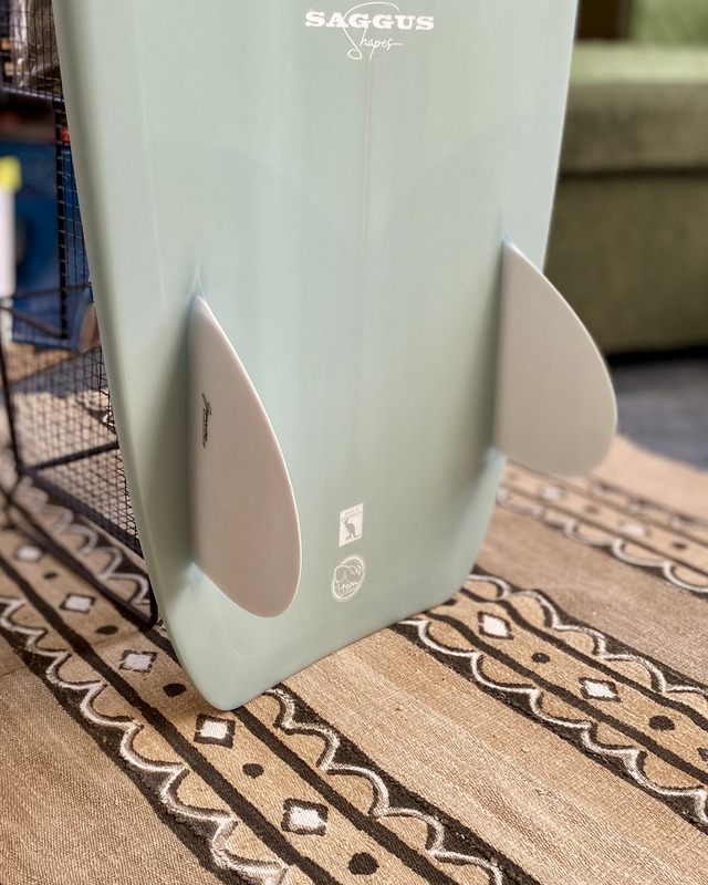 5'6 Mini Simmons with 超希少 Sunrise boardworks KEELフィン/ " Liddle Designs オフィシャルシェーパー Michael Saggusの最高傑作 "