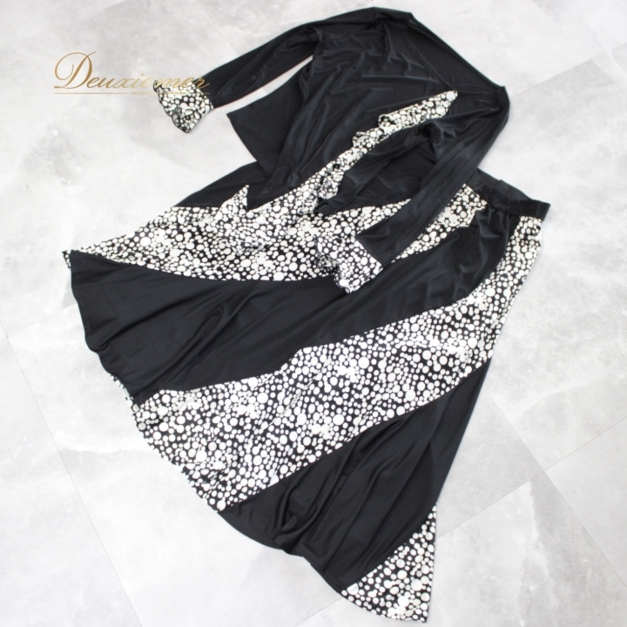 社交ダンス 衣装 スタンダード 上下セット ツーピース レッスンウェア パーティ衣装 LADIES TOP FASHION OF TODAY 黒 白 ホワイト系 ブラック系 水玉 ドット Mサイズ おしゃれ 伸縮性 ポリエステル ファスナー 単品対応 練習着 カジュアル スタイリッシュ 人気商品 ジャズダンス 大人用 レディース クラシック 講師用 コスチューム フェスティバル ライブ 衣装セット