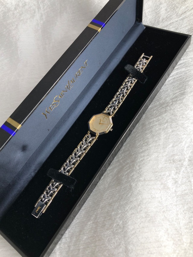 GUCCI グッチ 腕時計 ブラック ゴールド ローマ レザー クウォーツ vintage ヴィンテージ オールド b2b3v5