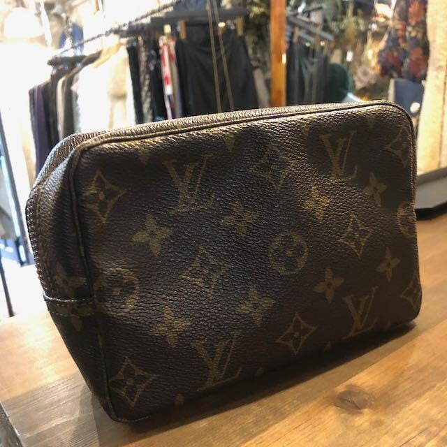 LOUIS VUITTON ⭐︎ルイ ヴィトン　ポーチ トゥルース・トワレット18　メイクポーチ　クラッチバッグ　モノグラム ブラウン/1220181  | number12 powered by BASE