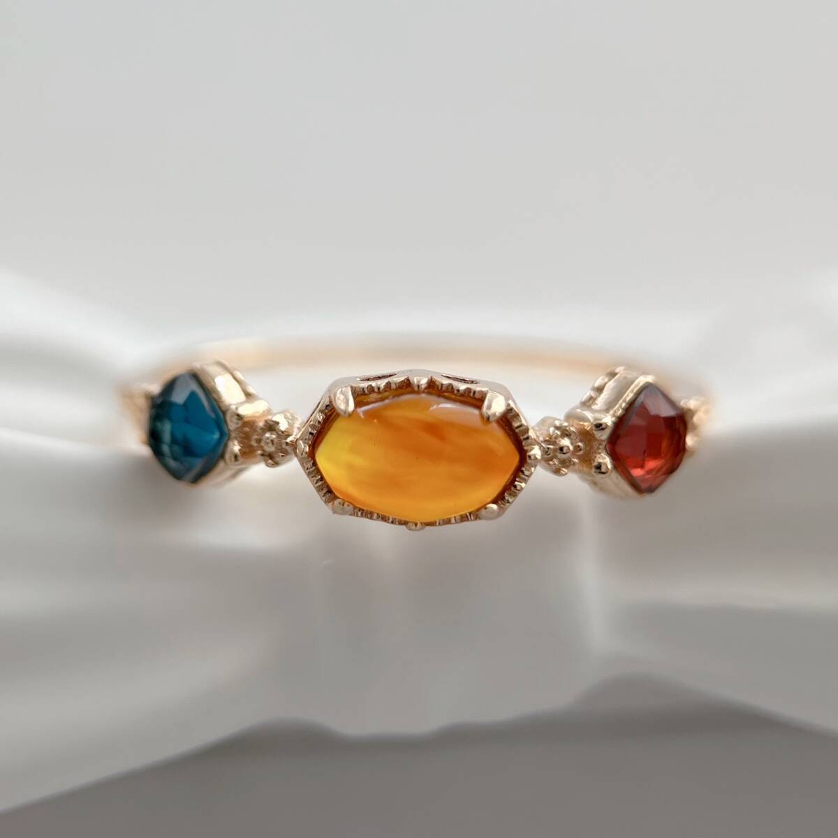 合成琥珀＆天然ガーネット＆天然ロンドンブルートパーズ　リング　silver925製