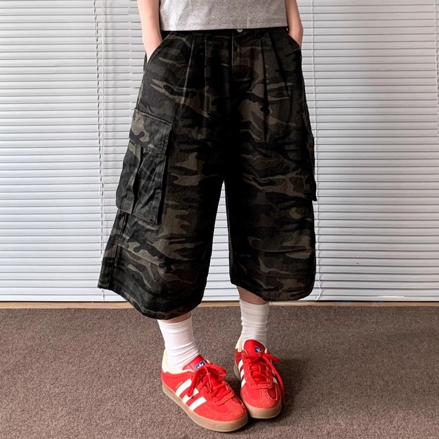 カモフラボリュームラインクロップドカーゴパンツ 1col   R01824