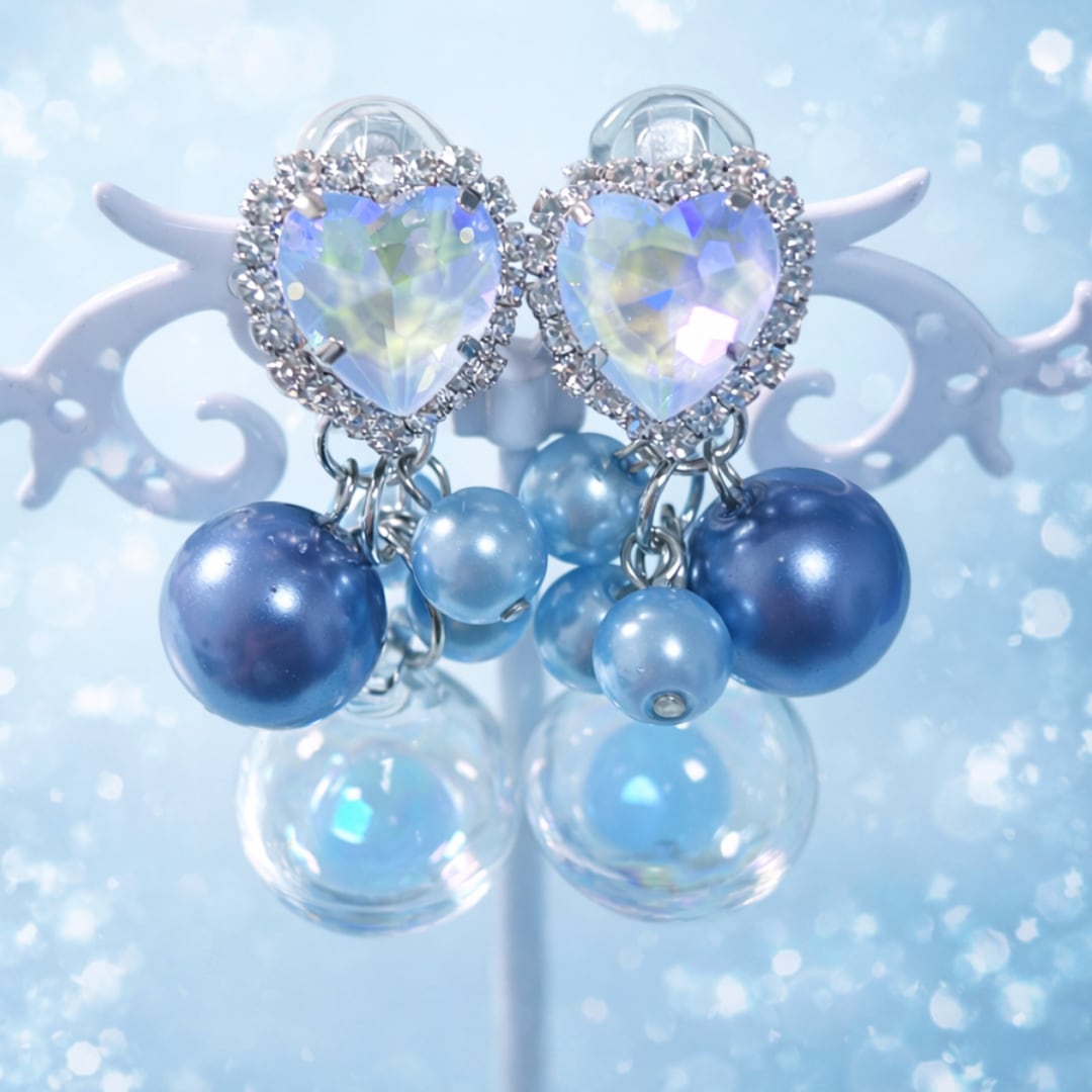 お水入りガラスドーム シャボン玉 ハート ビジュー 大ぶり ピアス