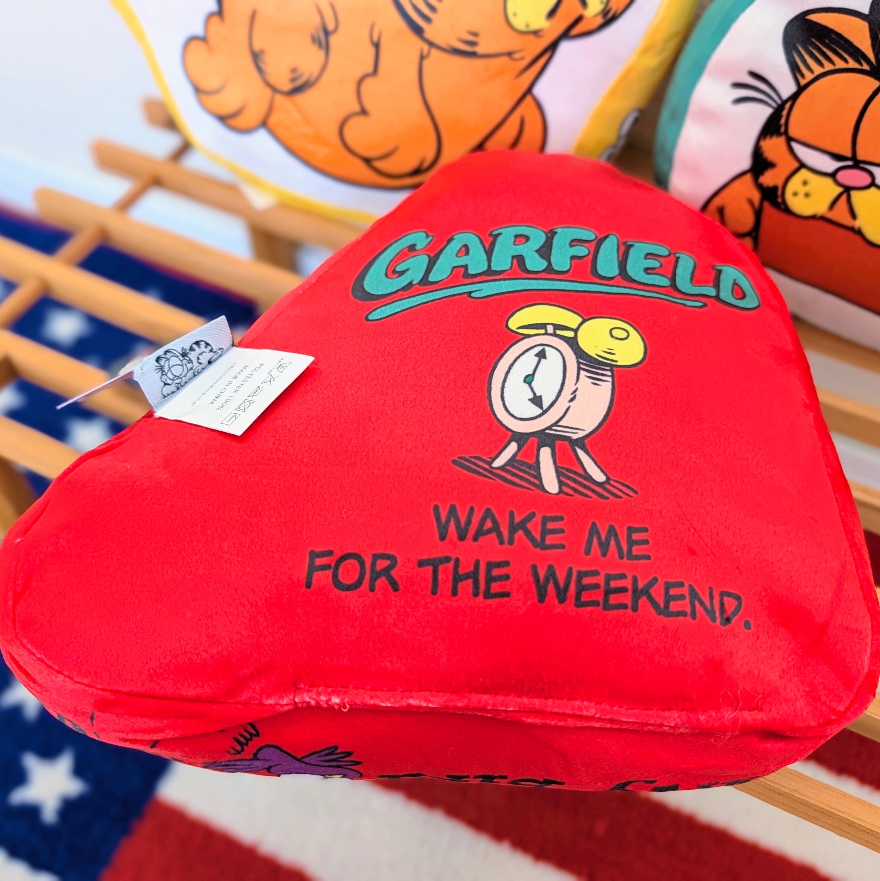 ✨️お昼寝のお供に(⁠^⁠^⁠)✨️【 MINI DIECUT CUSHION ミニダイカット クッション 】Garfield （ ガーフィールド ）/ VINTAGE風〚アメリカン雑貨 アメトイ〛