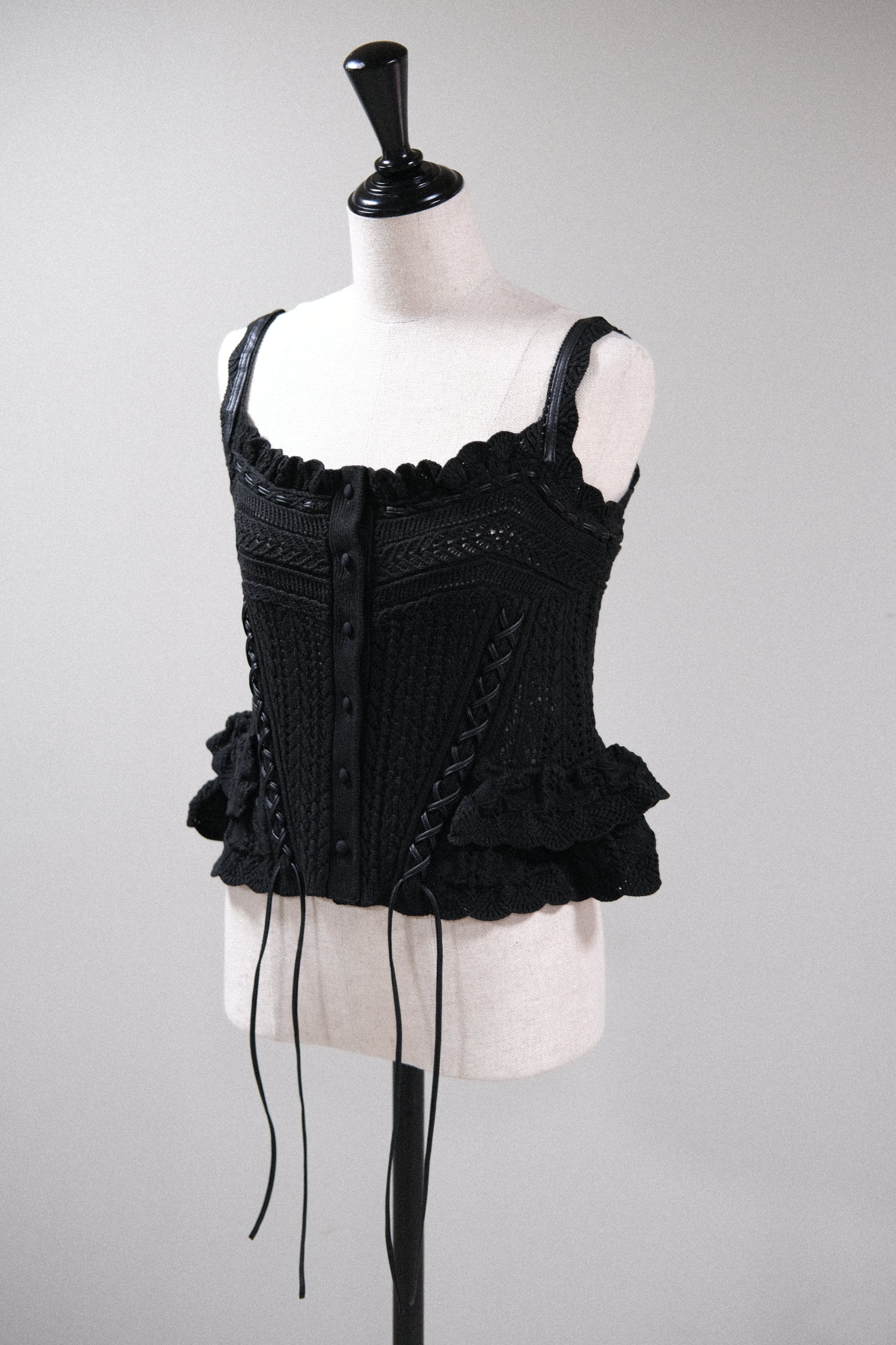 タナカダイスケ laceup ribbonknit camisole lace up ribbon knit camisole Ivory【stock】 – tanakadaisuke